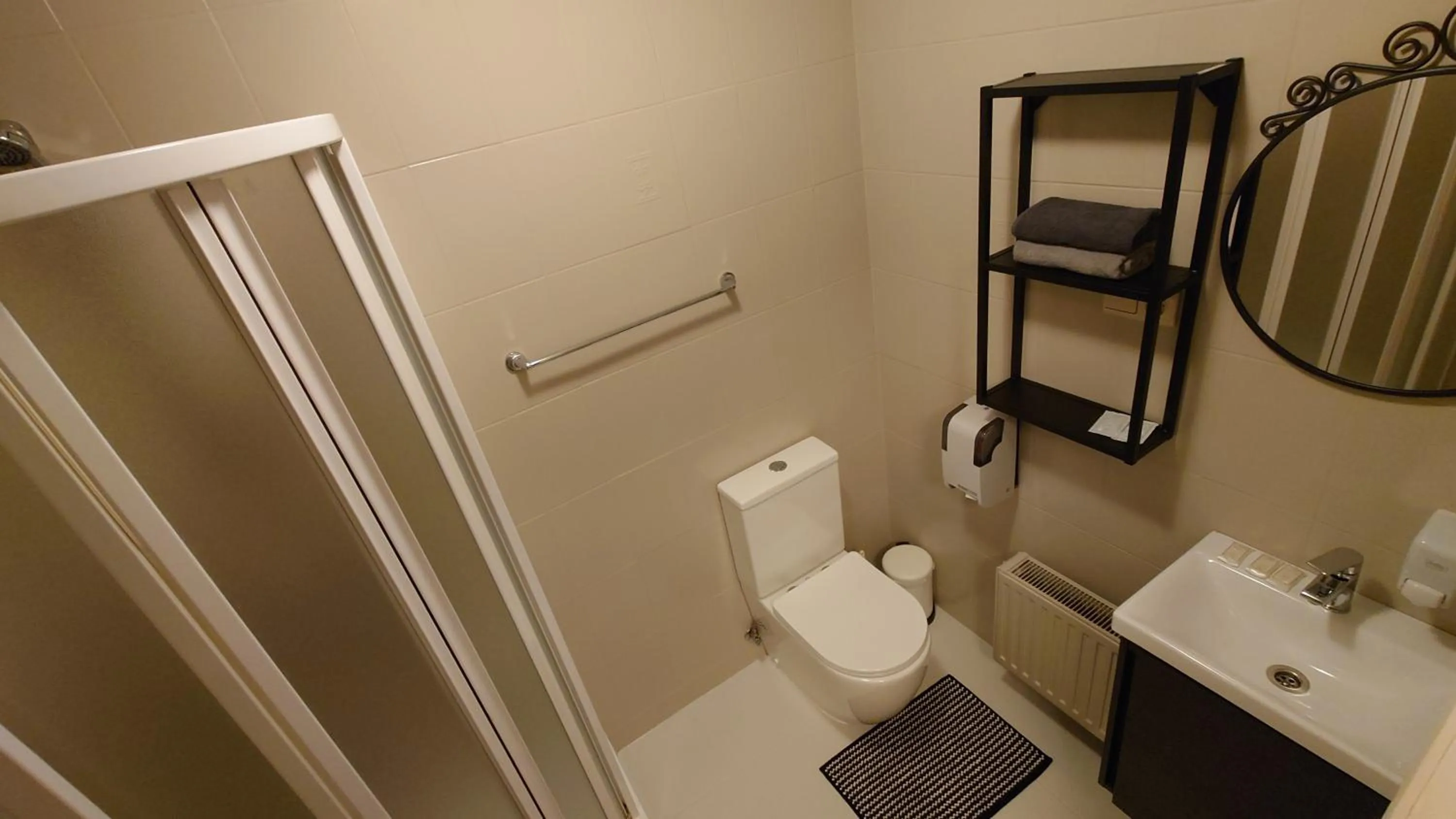 Shower in Guesthouse Četri Vēji