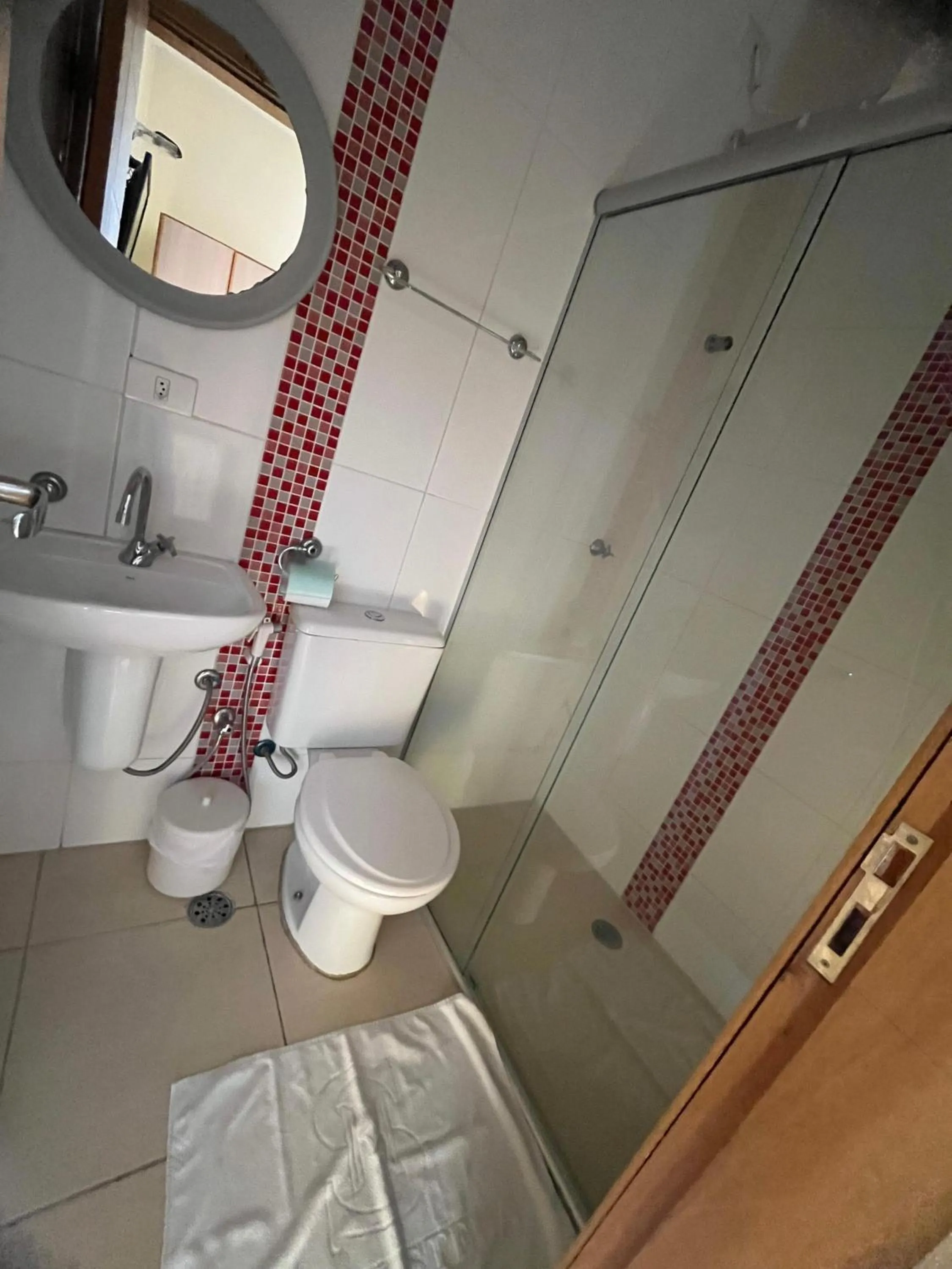 Toilet in Hotel Stela