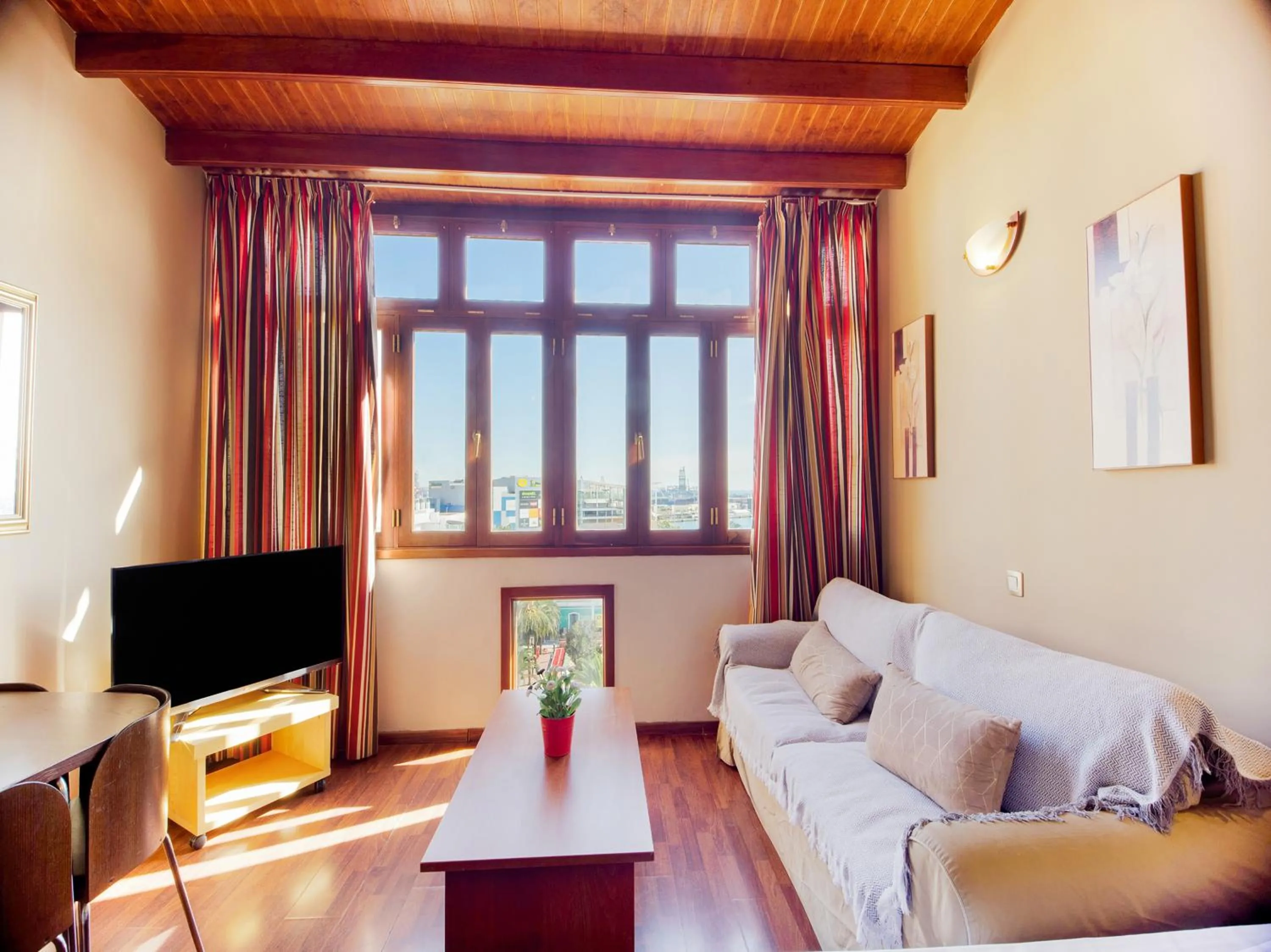 TV and multimedia, Bed in Miami Santa Catalina