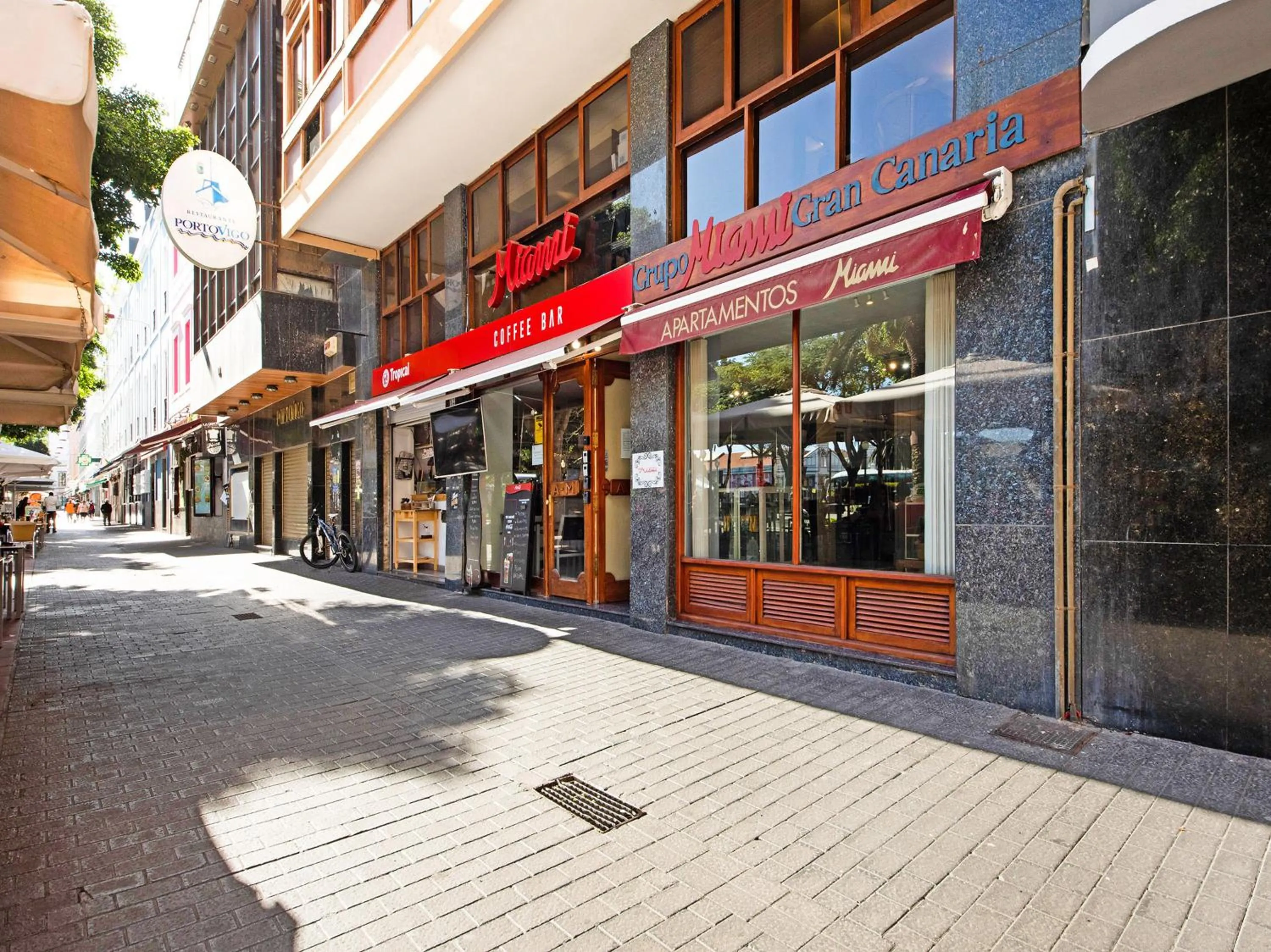 Facade/entrance in Miami Santa Catalina