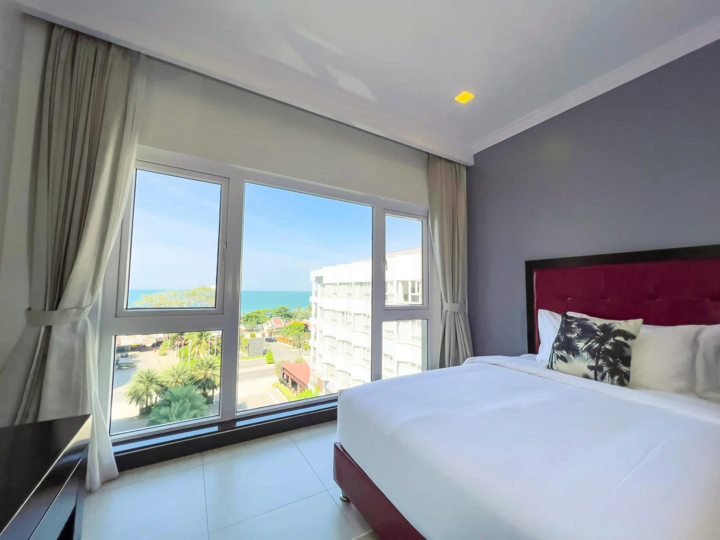 Sea view, Bed in Queenco Hotel & Casino