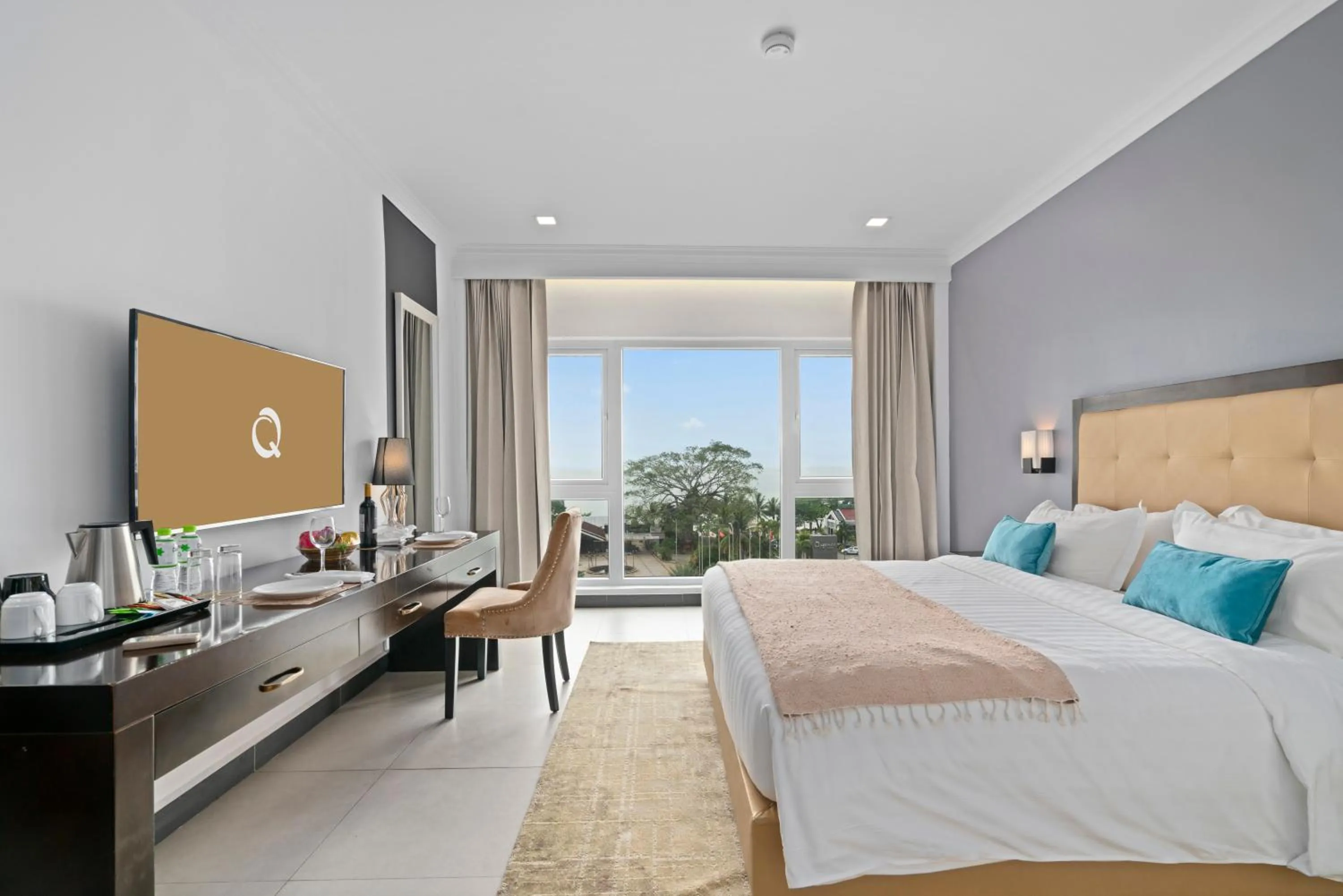 View (from property/room), Bed in Queenco Hotel & Casino