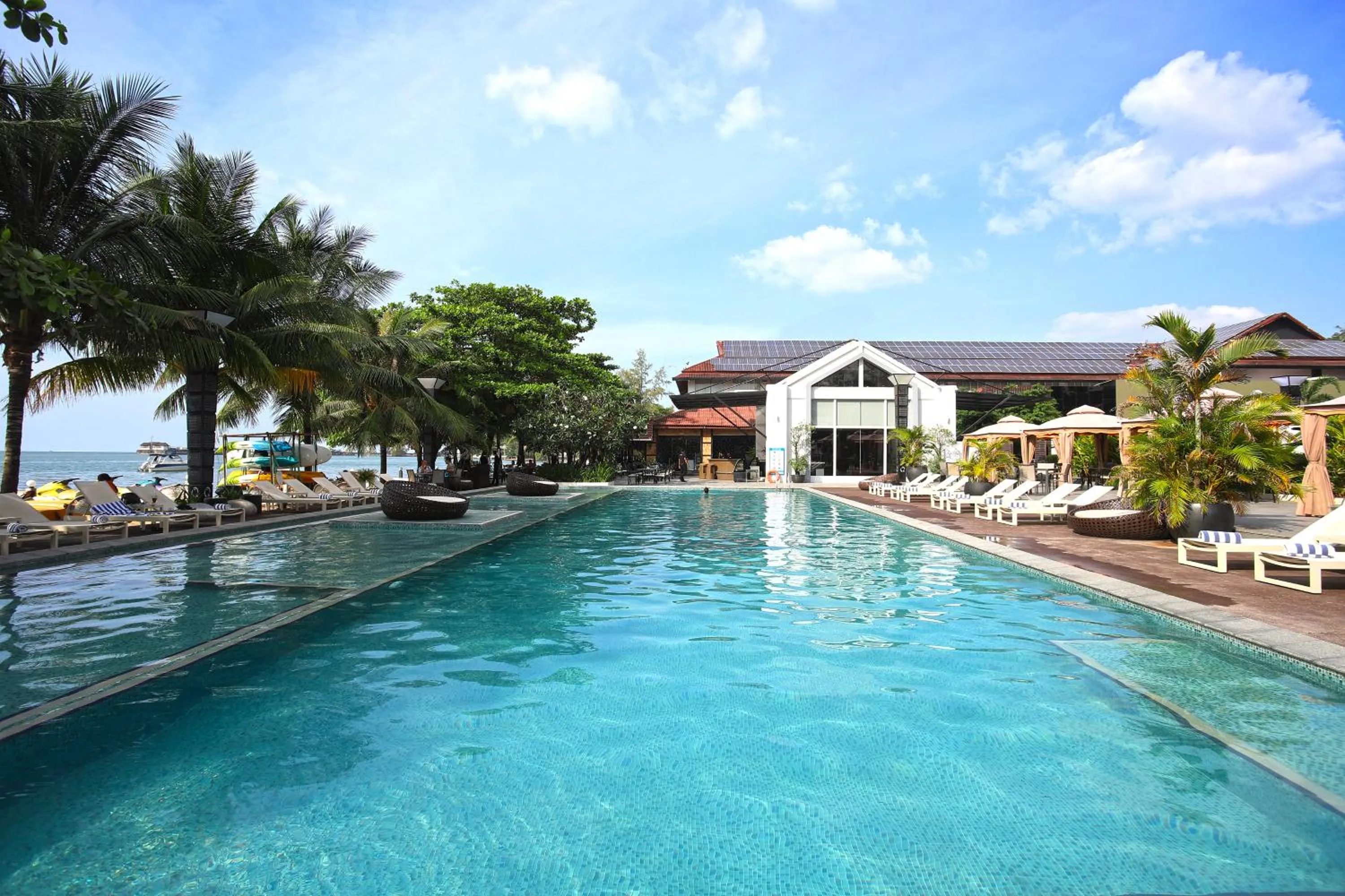 Beach in Queenco Hotel & Casino