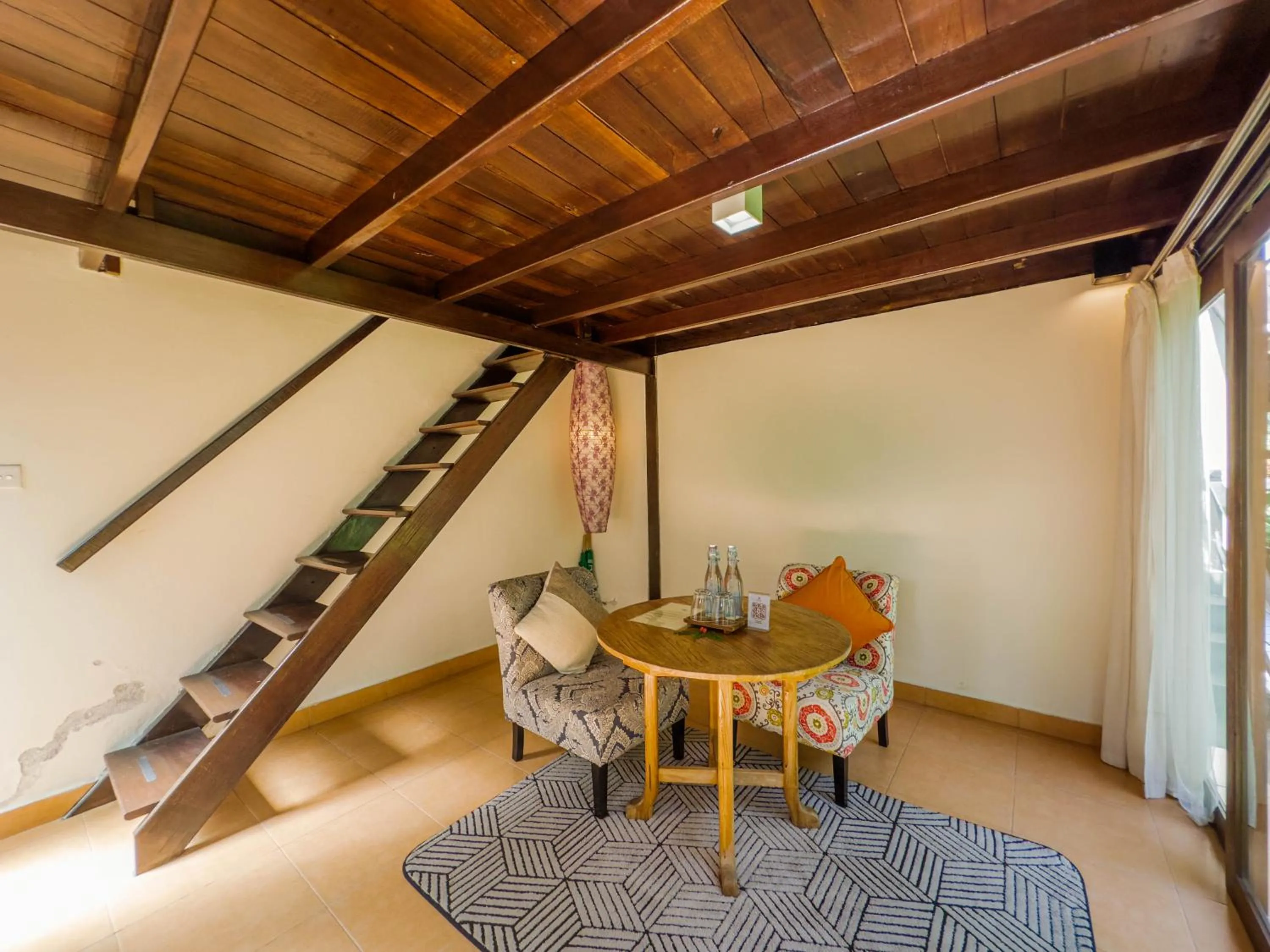 Seating area in Ubud Sari Health Resort