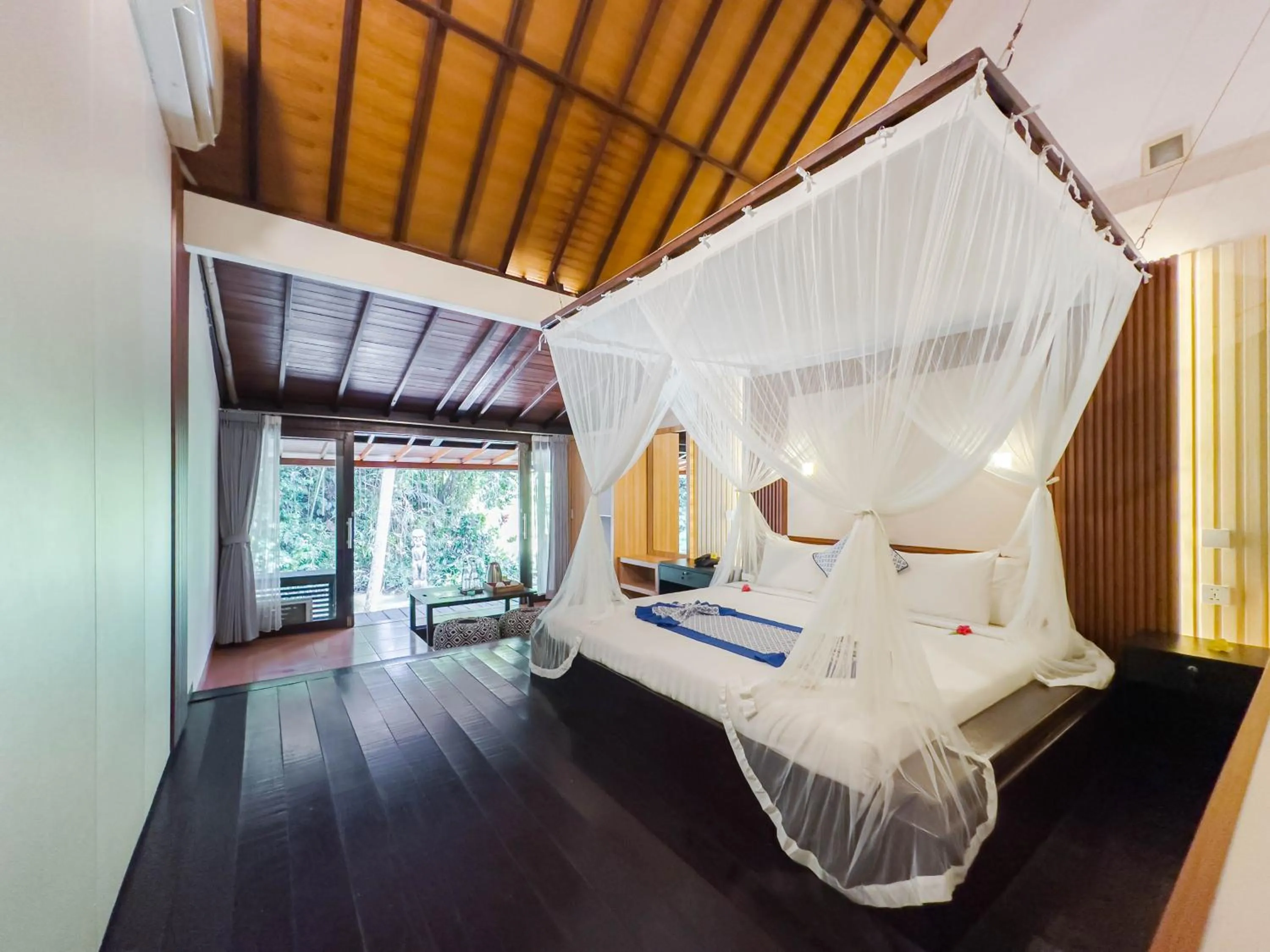 Bedroom, Bed in Ubud Sari Health Resort