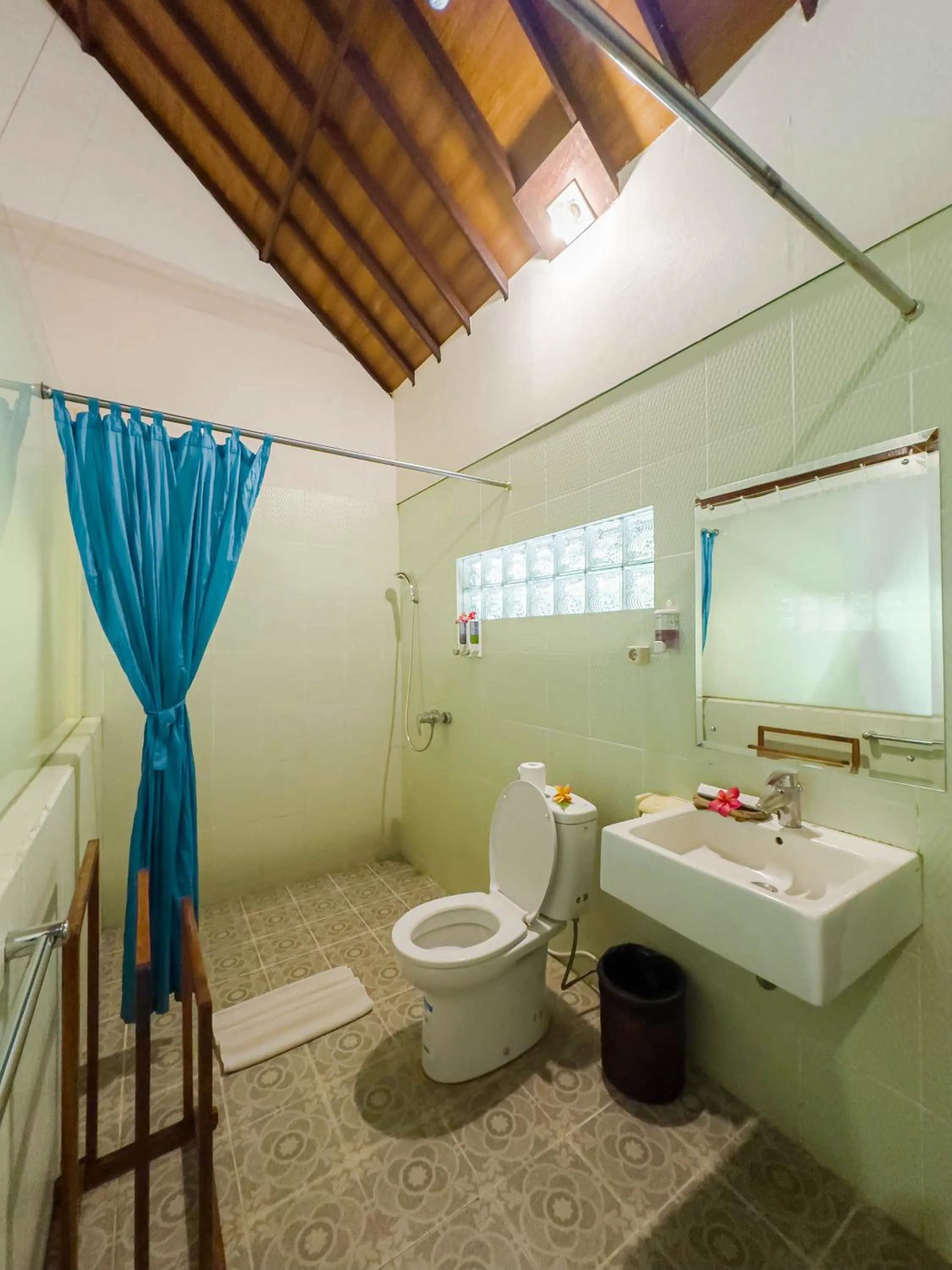 Bathroom in Ubud Sari Health Resort