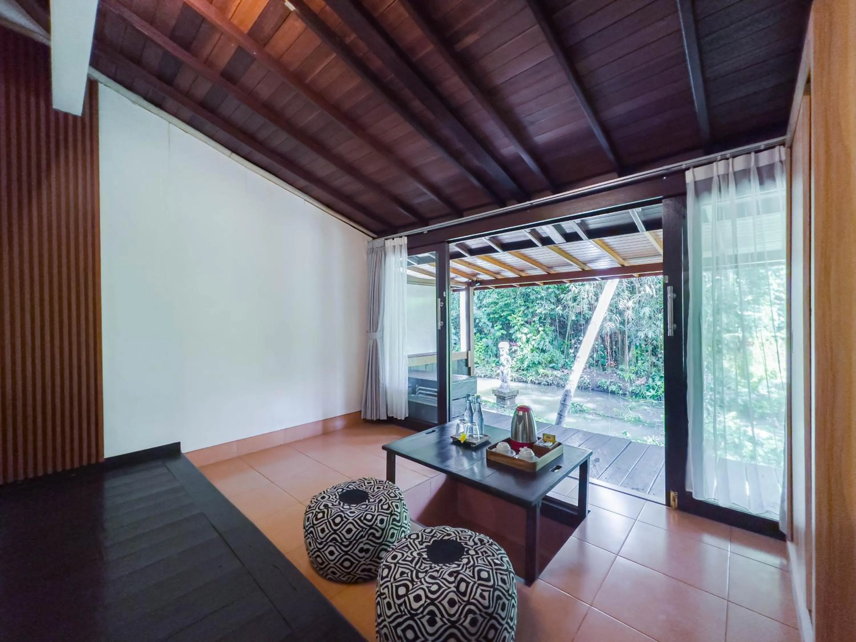 Seating area in Ubud Sari Health Resort