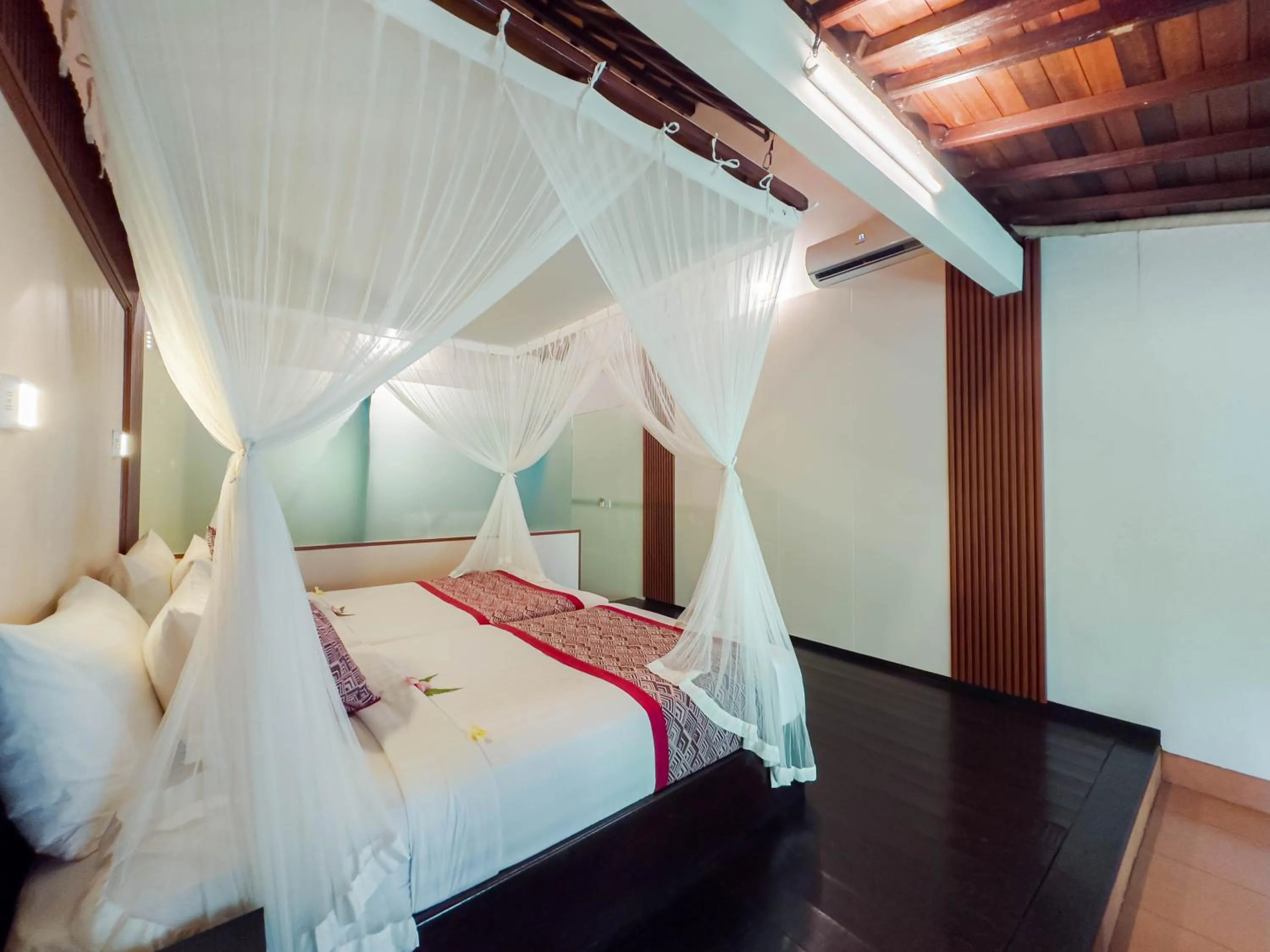 Bedroom, Bed in Ubud Sari Health Resort