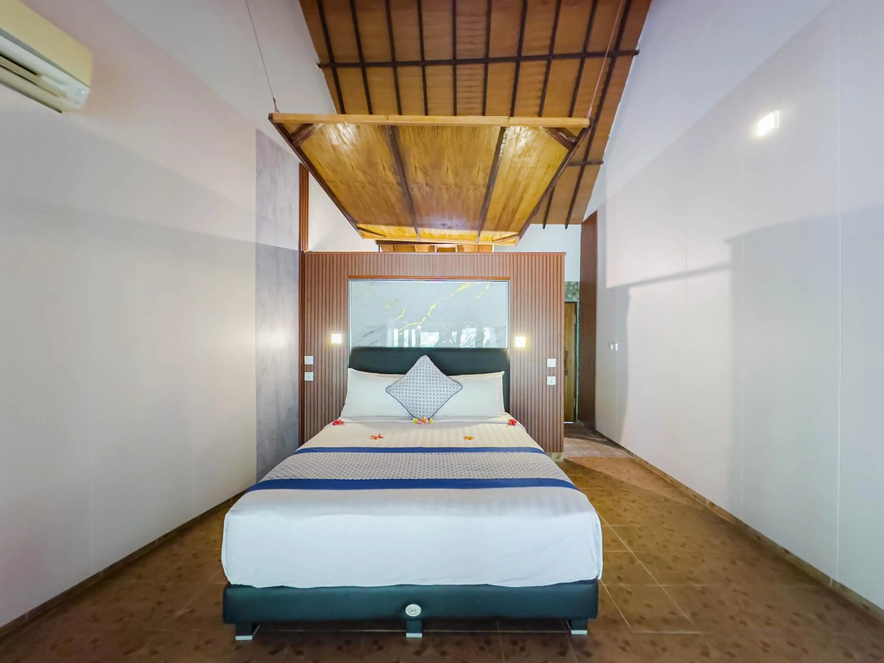 Bedroom, Bed in Ubud Sari Health Resort