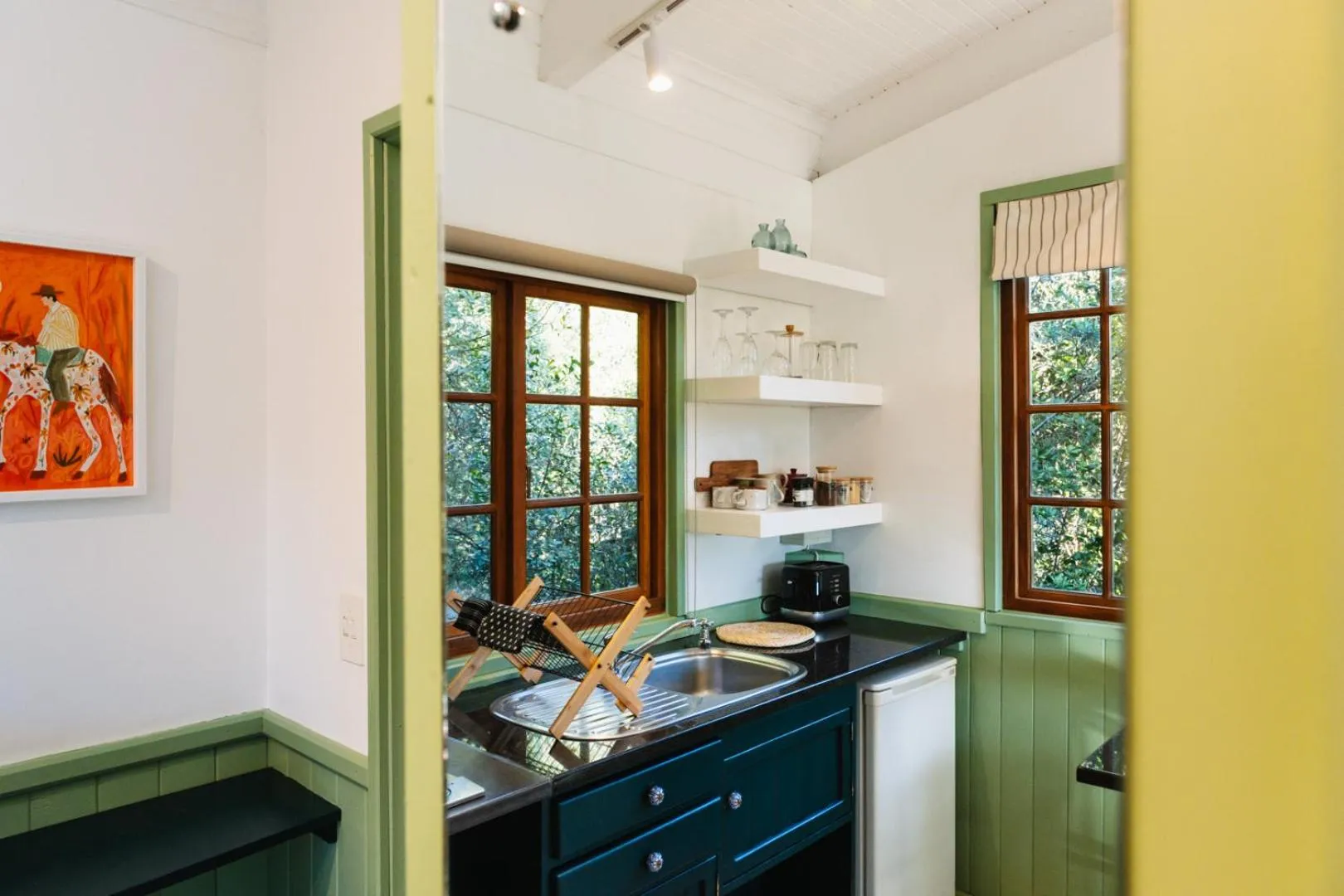 Kitchen or kitchenette in Moonshine on Whiskey Creek