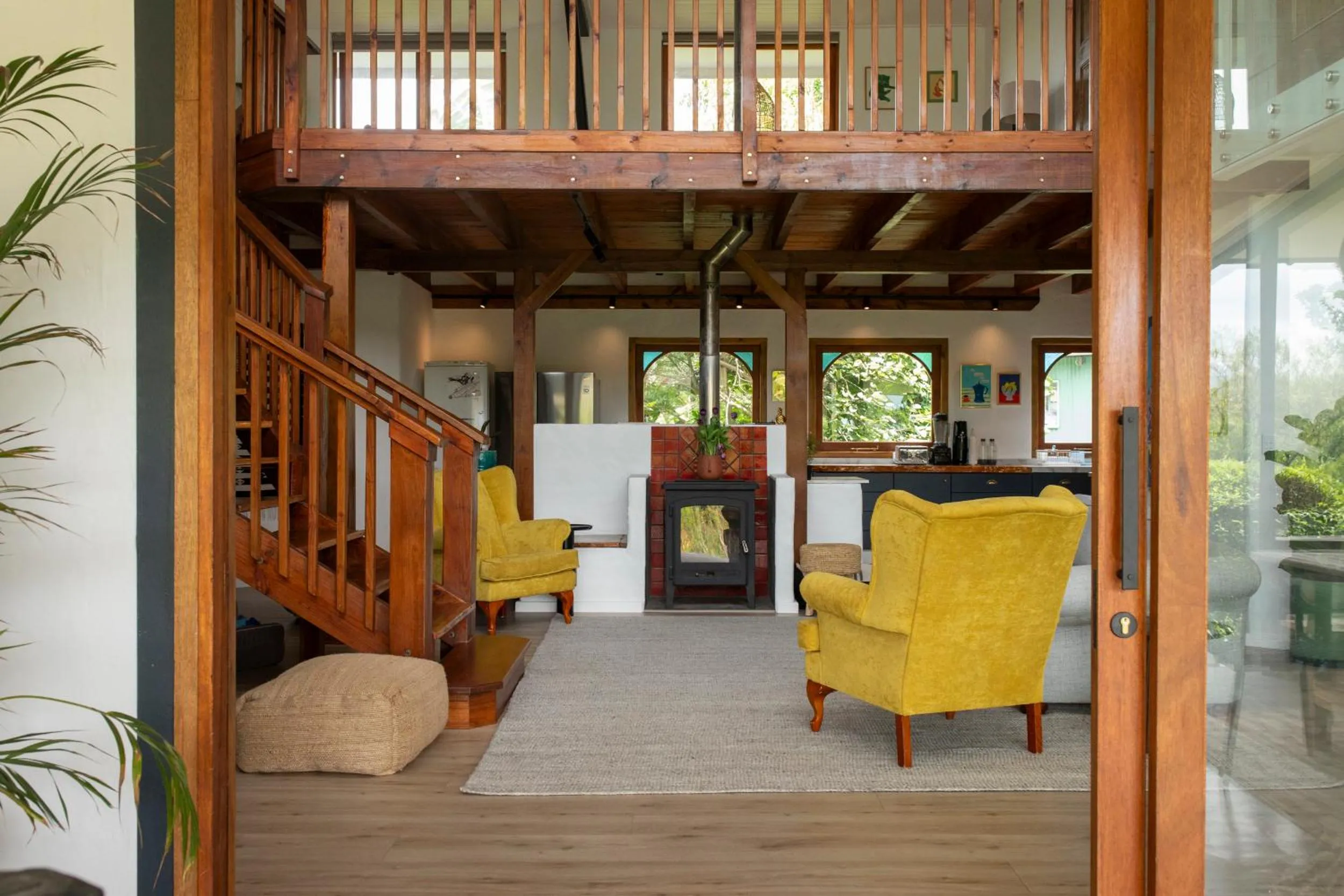 Living room in Moonshine on Whiskey Creek