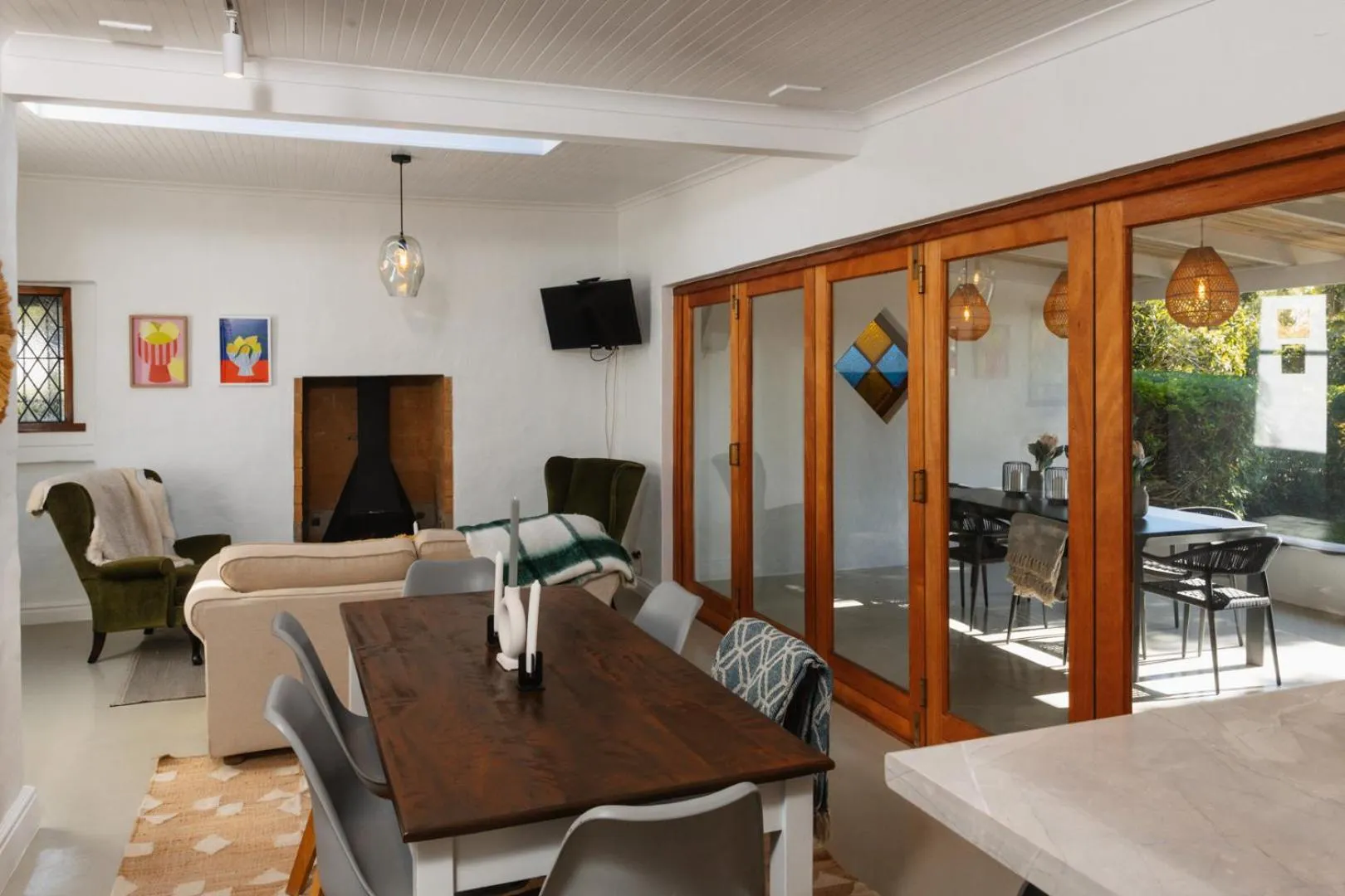 Living room in Moonshine on Whiskey Creek