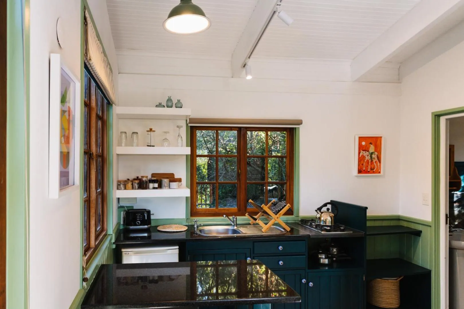 Coffee/tea facilities in Moonshine on Whiskey Creek