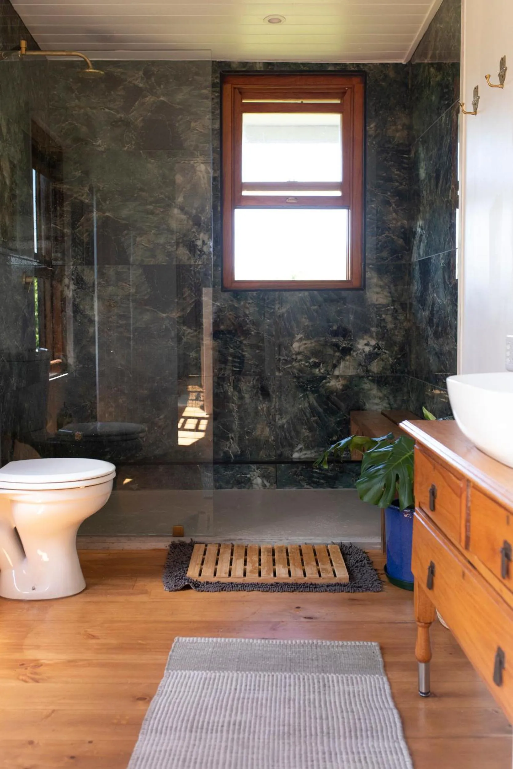 Toilet in Moonshine on Whiskey Creek