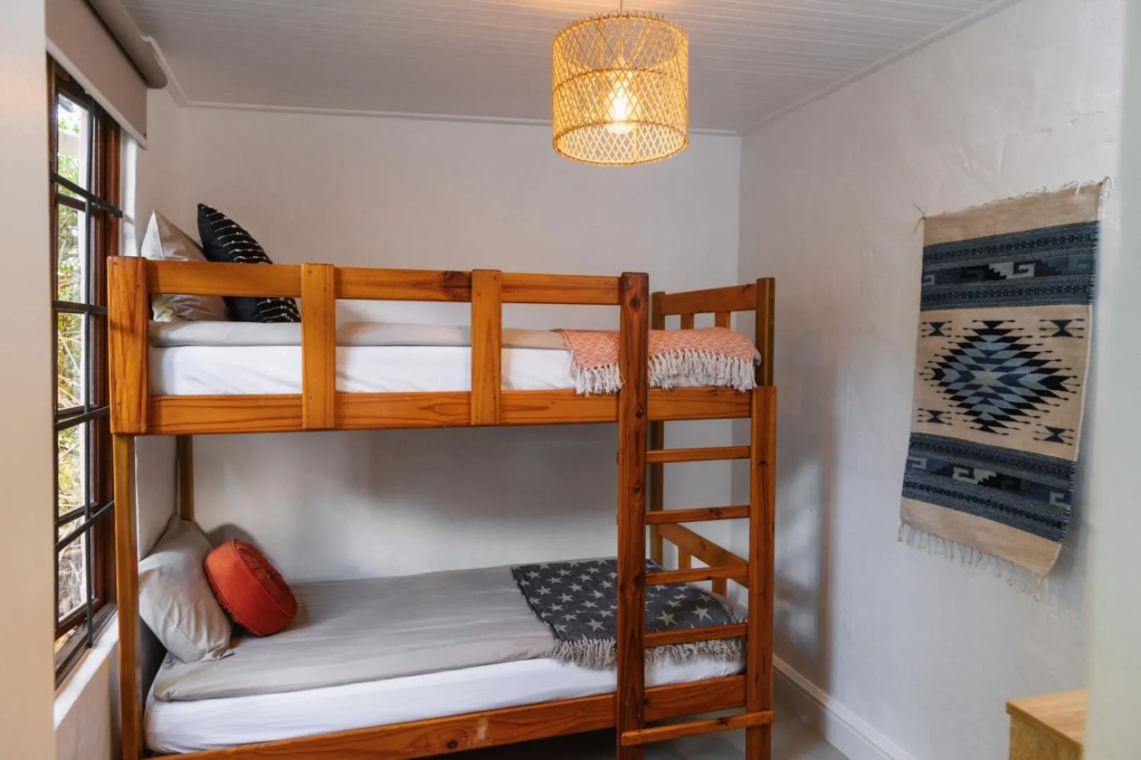 Bedroom, Bed in Moonshine on Whiskey Creek