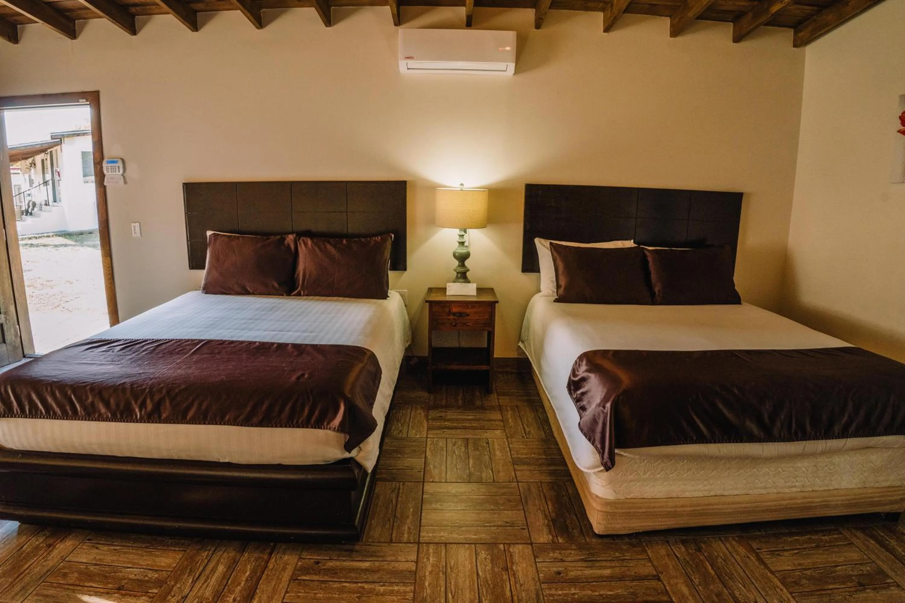 Parking, Bed in Quinta Sofia Valle de Guadalupe