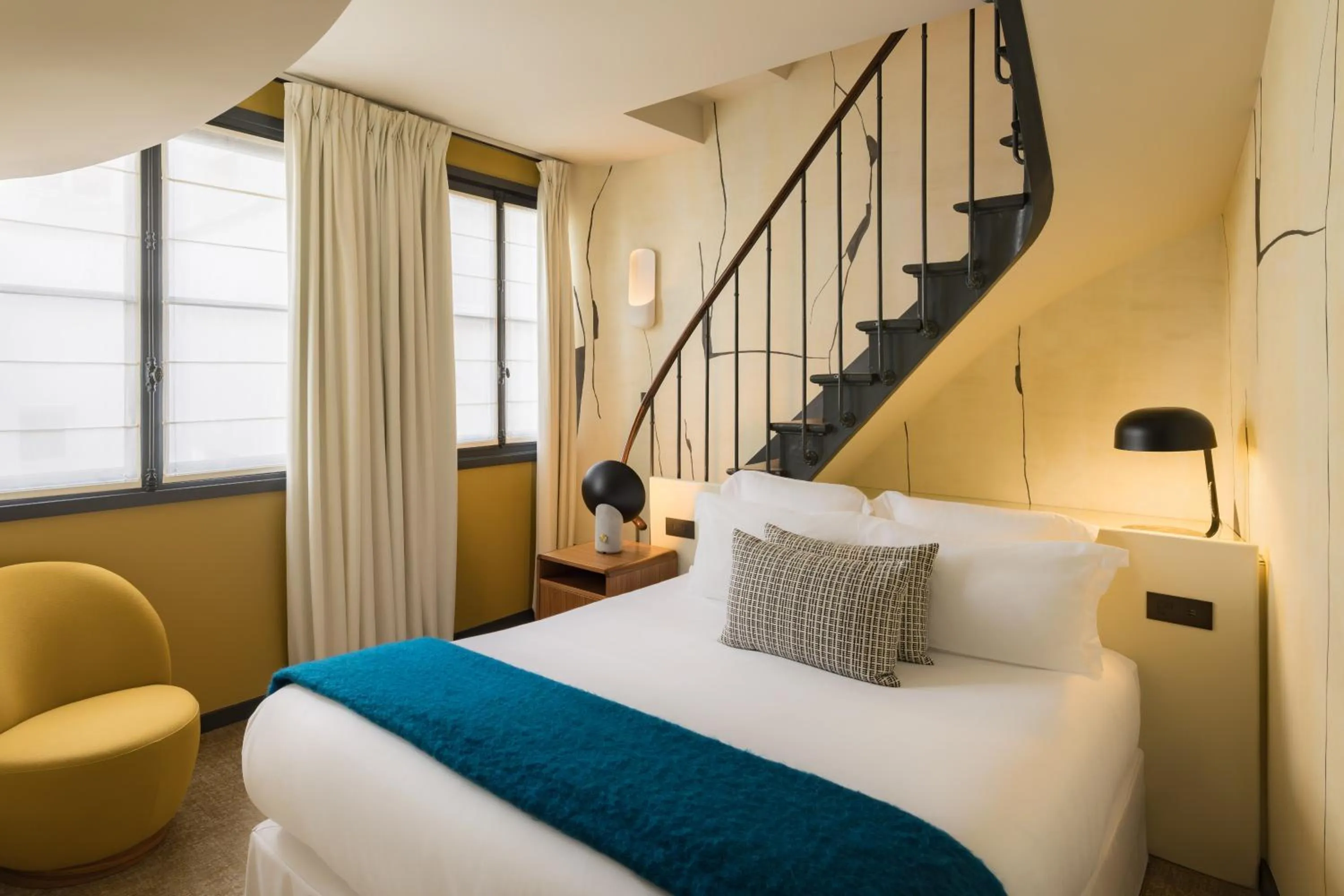 People, Bed in Pavillon Faubourg Saint-Germain & Spa