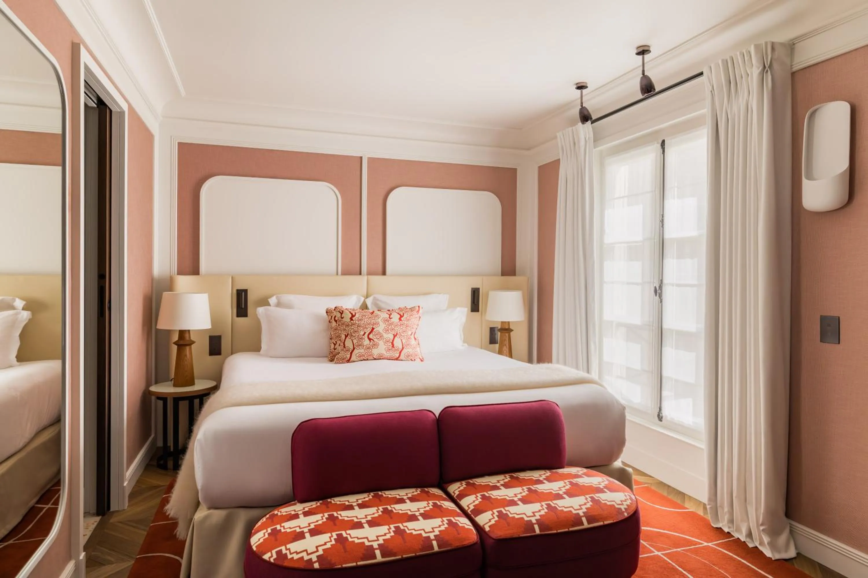 Bedroom, Bed in Pavillon Faubourg Saint-Germain & Spa