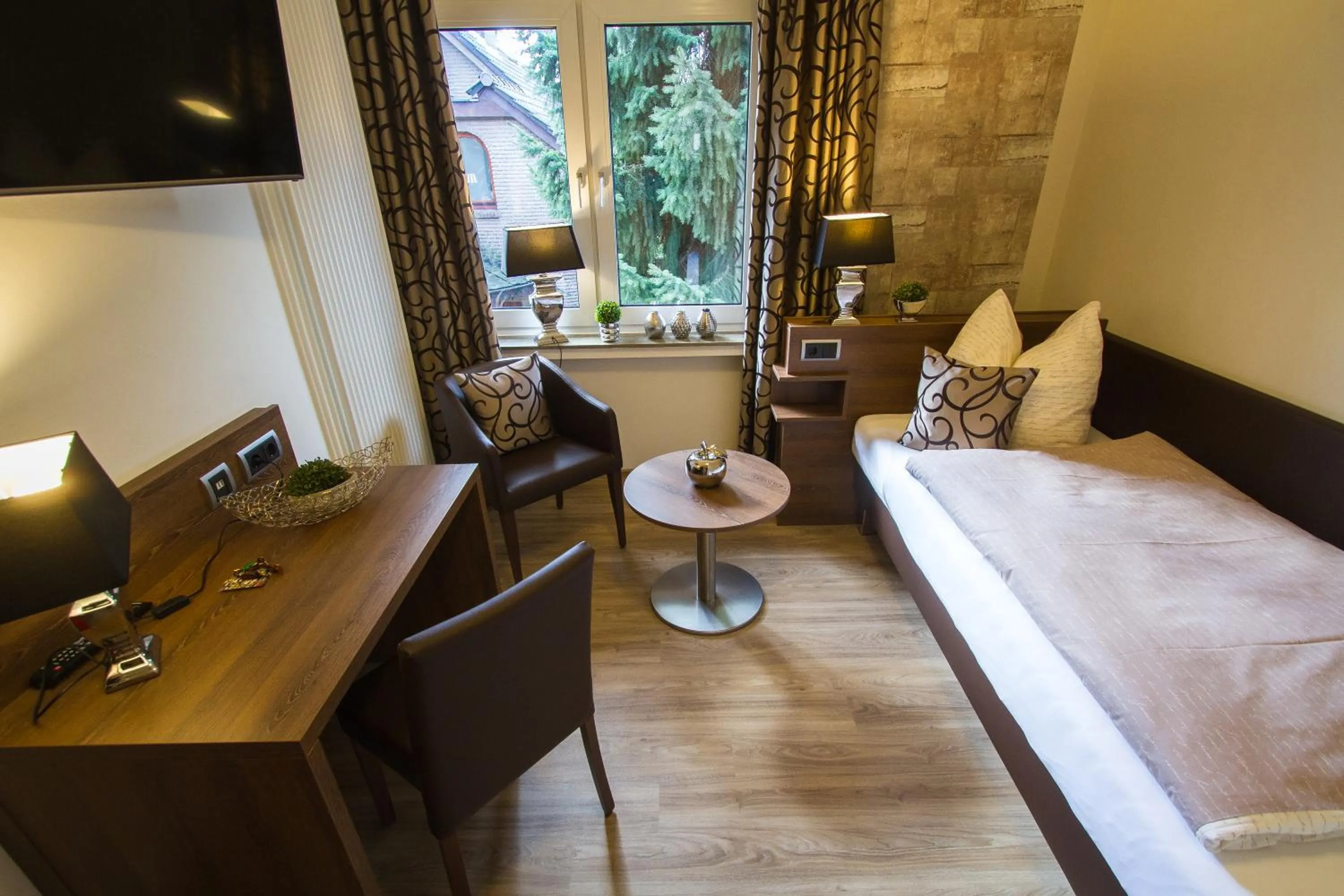 Photo of the whole room, Bed in Hotel Restaurant Hackmann-Atter