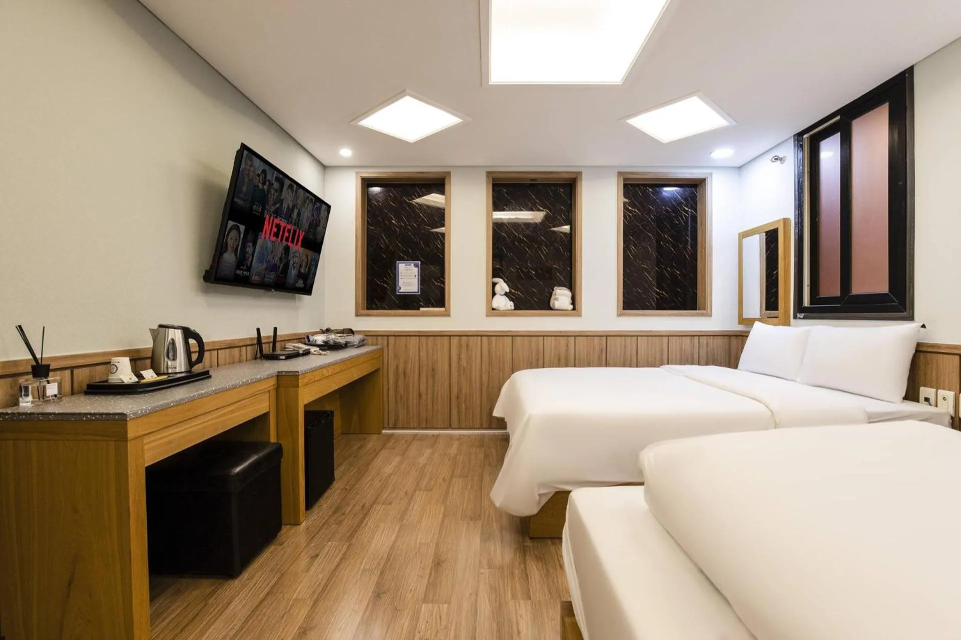 Bedroom in Yeongdeungpo Komodo Hotel