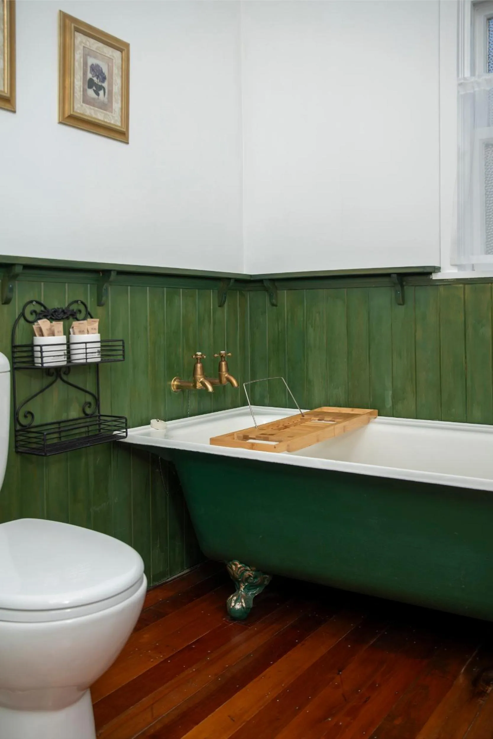 Bathroom in St Leonards Vineyard Cottages
