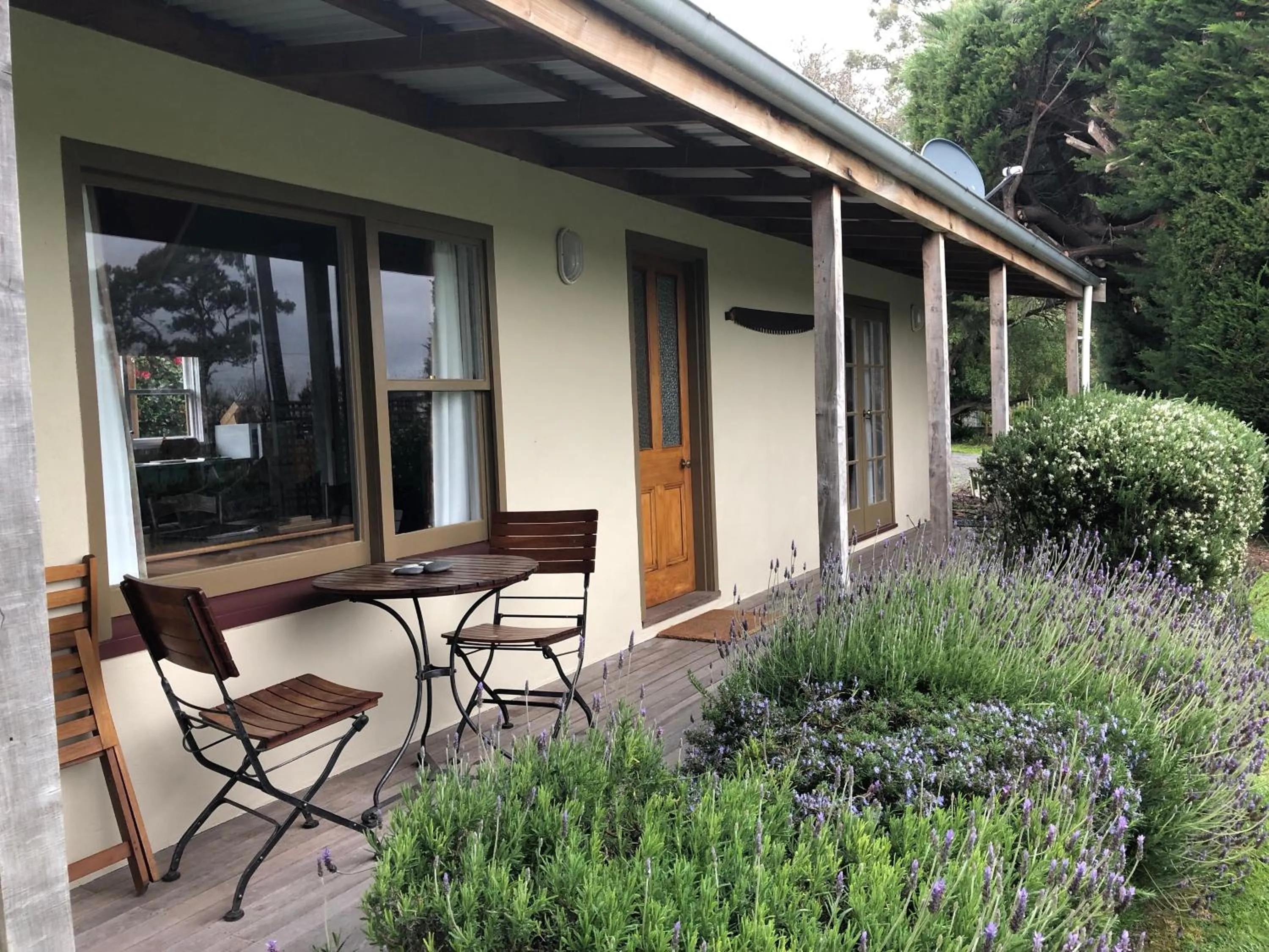 Facade/entrance in St Leonards Vineyard Cottages