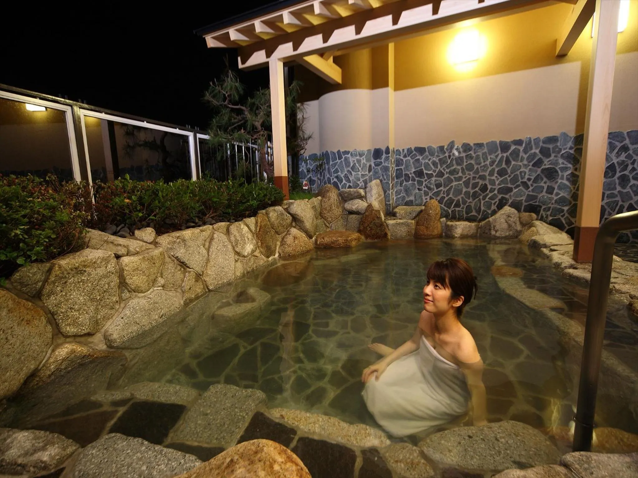 Hot Spring Bath in Hotel Amandi