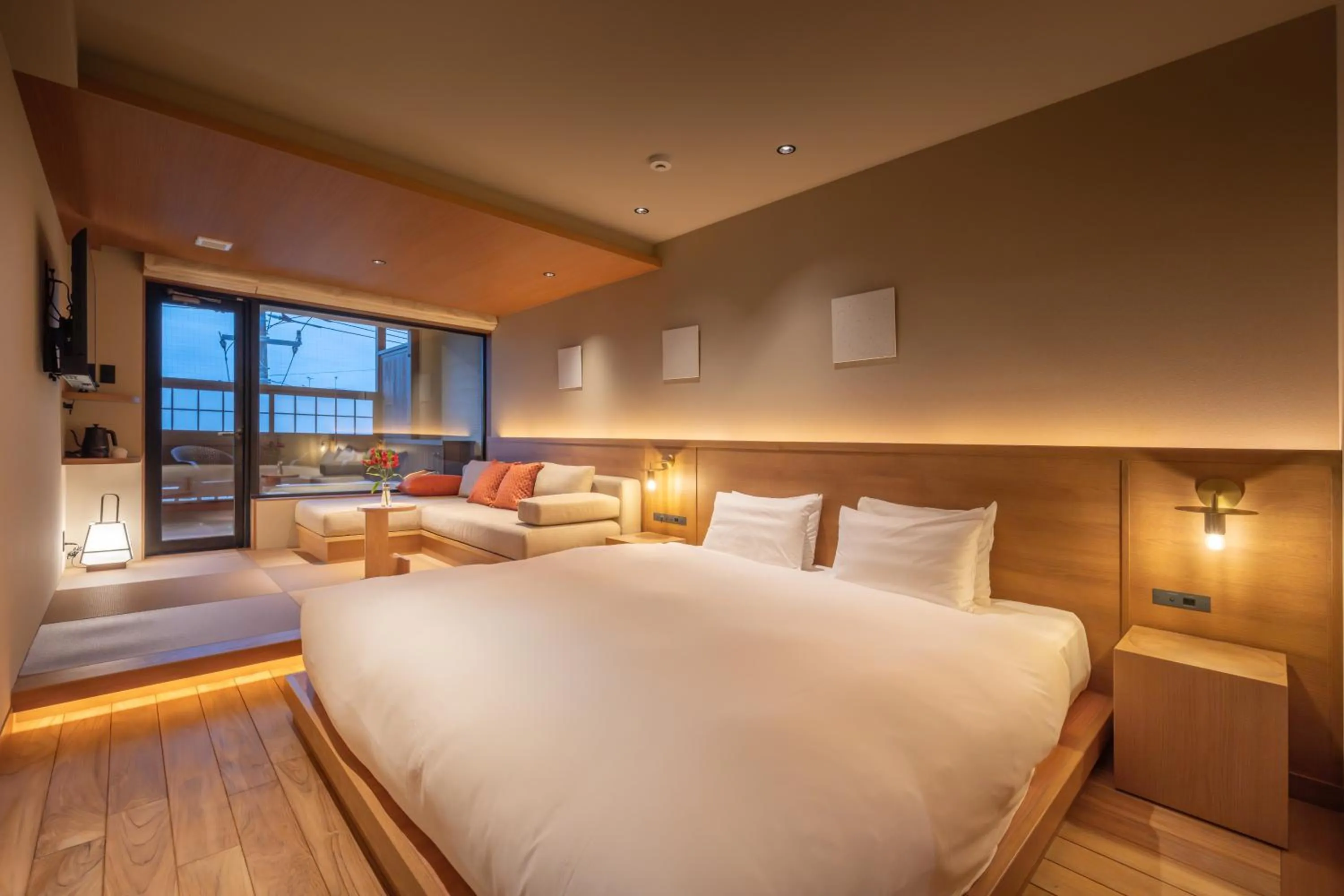 Photo of the whole room, Bed in Atarayo Nishiizu Onsen