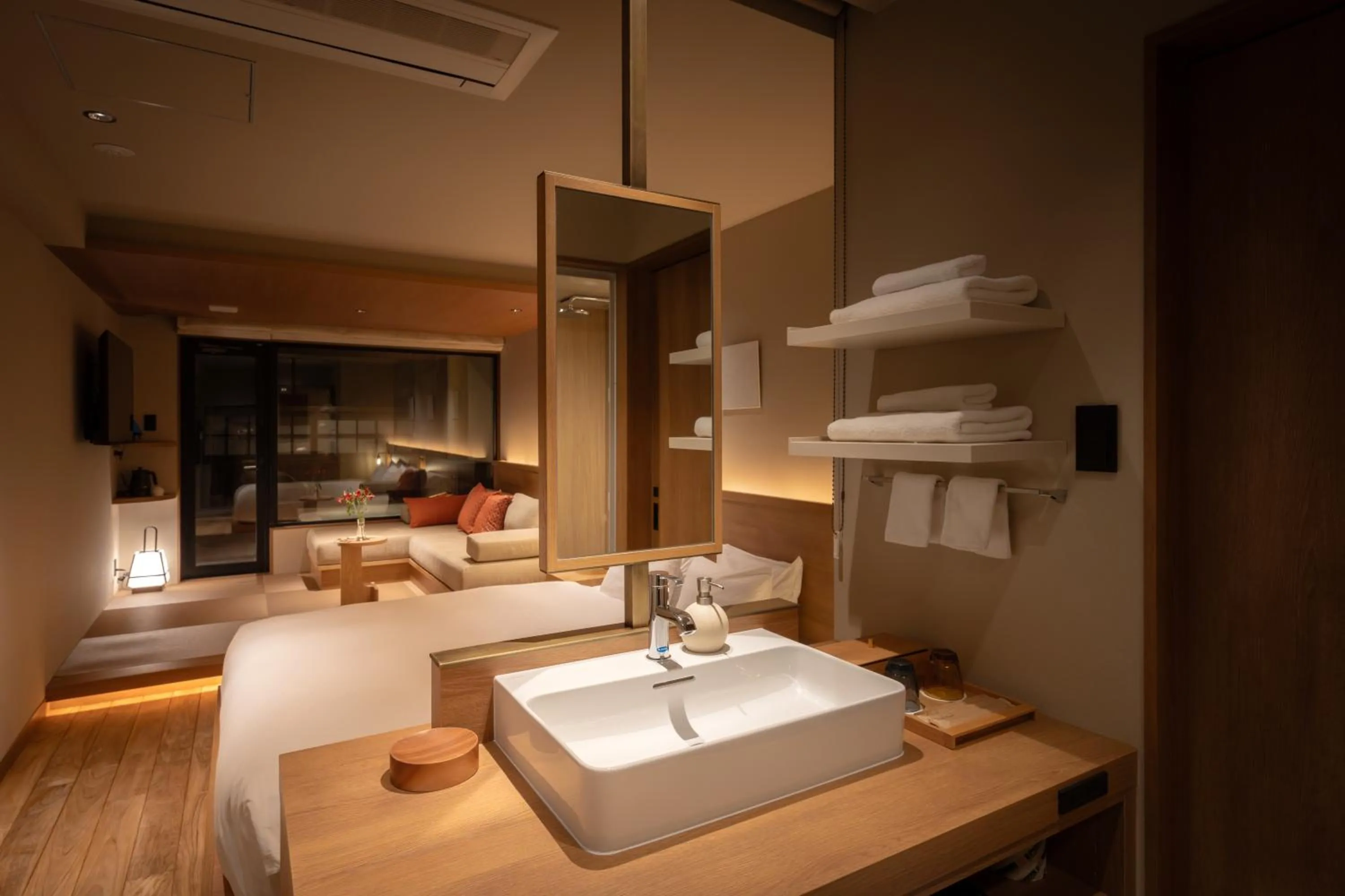 Photo of the whole room, Bed in Atarayo Nishiizu Onsen