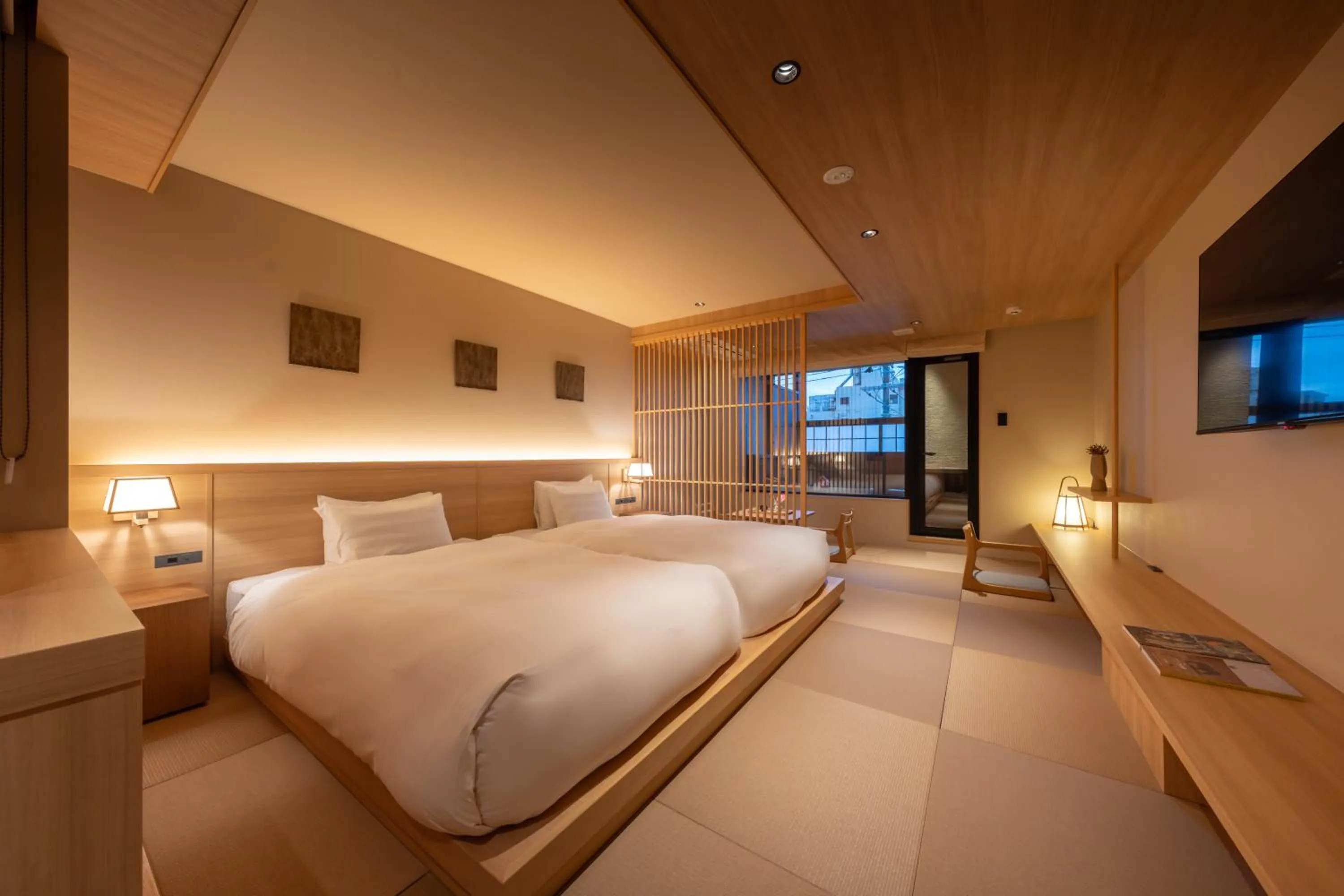 Photo of the whole room, Bed in Atarayo Nishiizu Onsen