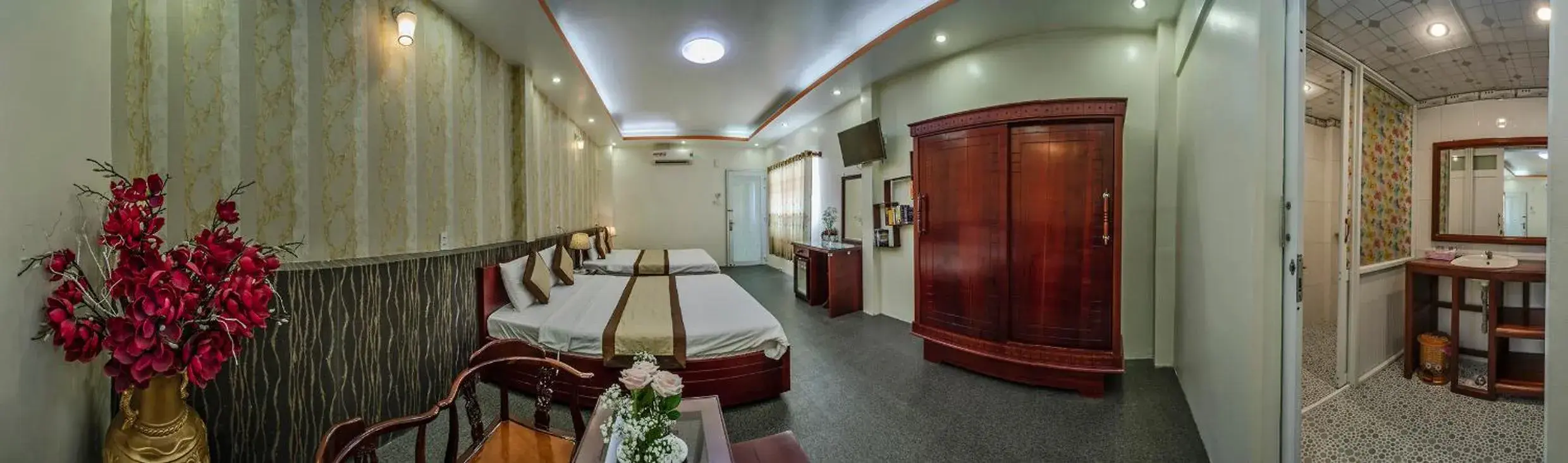 Luxury Quadruple Room in Dong Bao Hotel Luxury Quadruple Room in Dong Bao Hotel