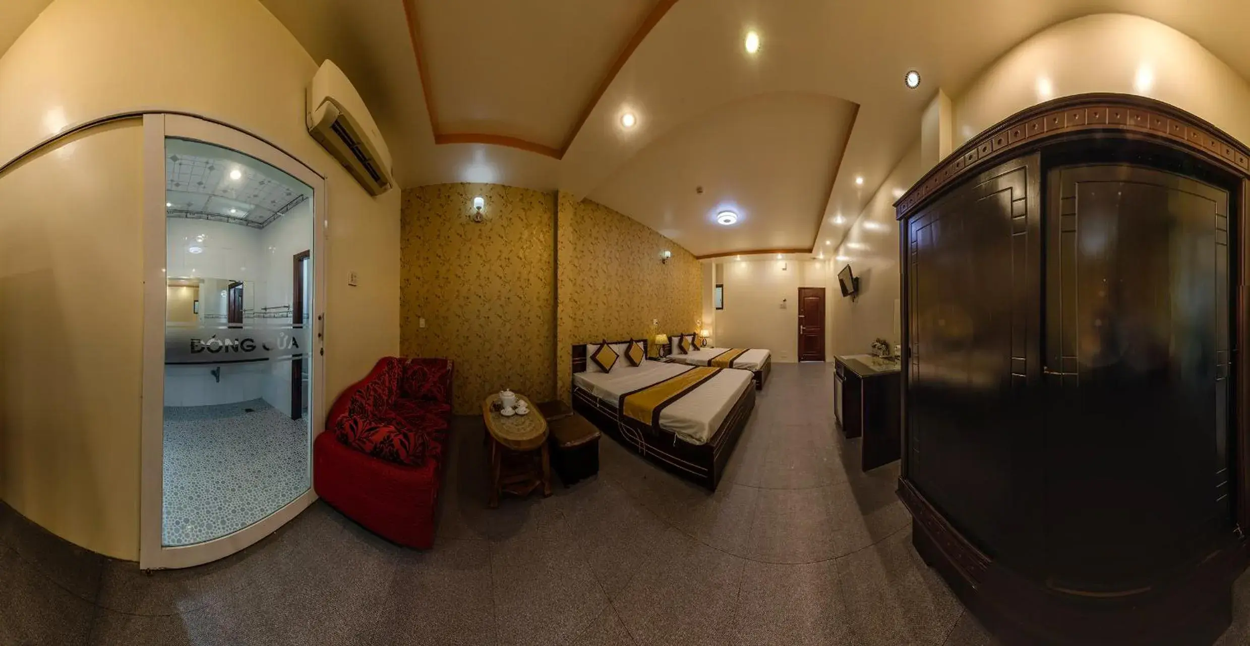 Quadruple Room in Dong Bao Hotel Quadruple Room in Dong Bao Hotel