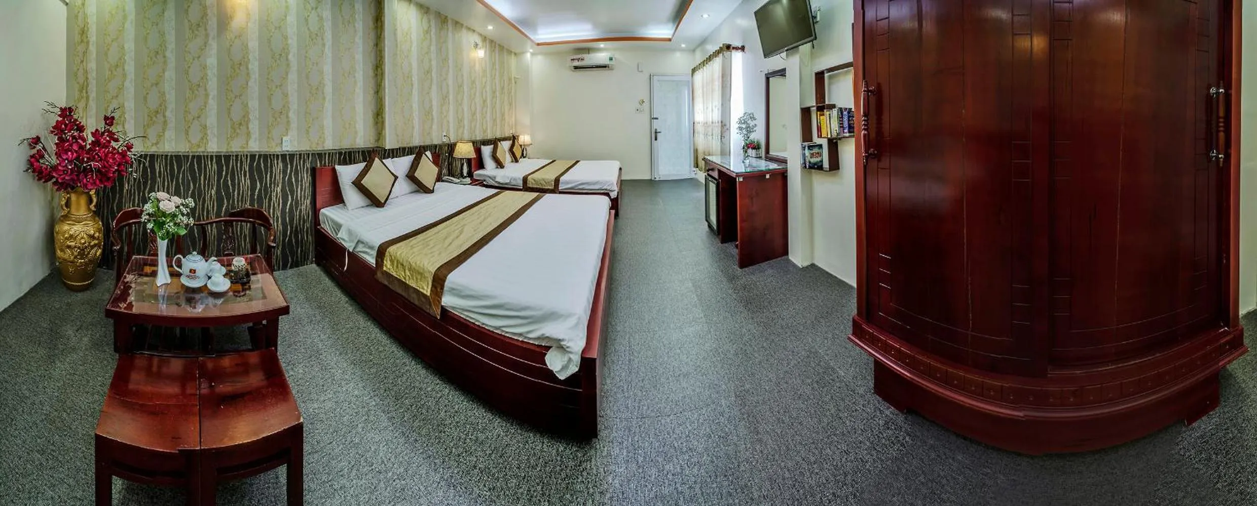 Photo of the whole room in Dong Bao Hotel