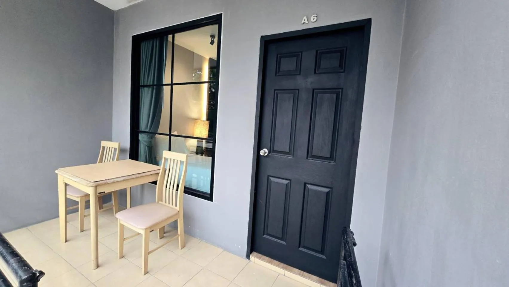 Dining area in Villa Navin Beach Residence