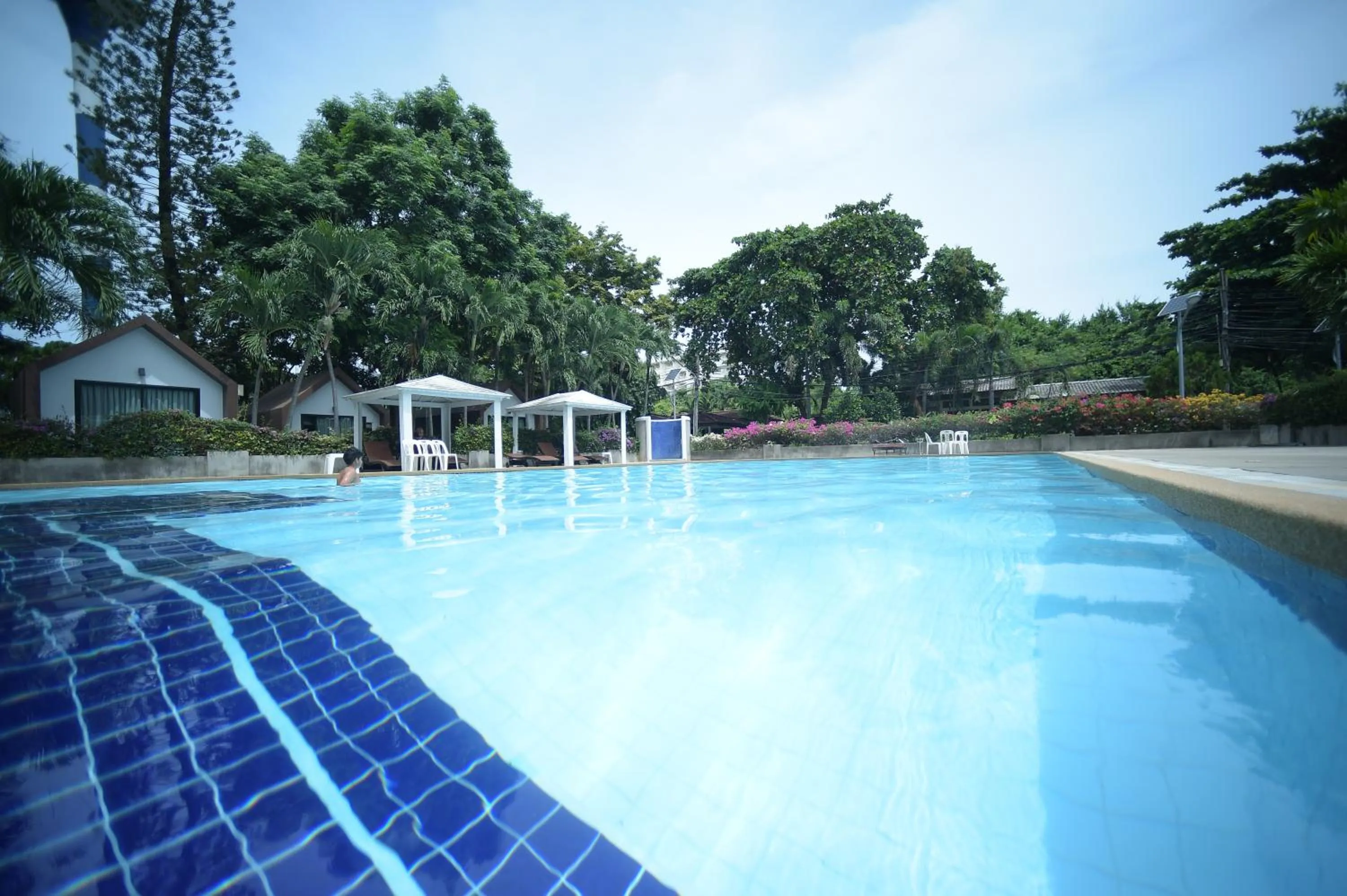 Swimming pool in Villa Navin Beach Residence