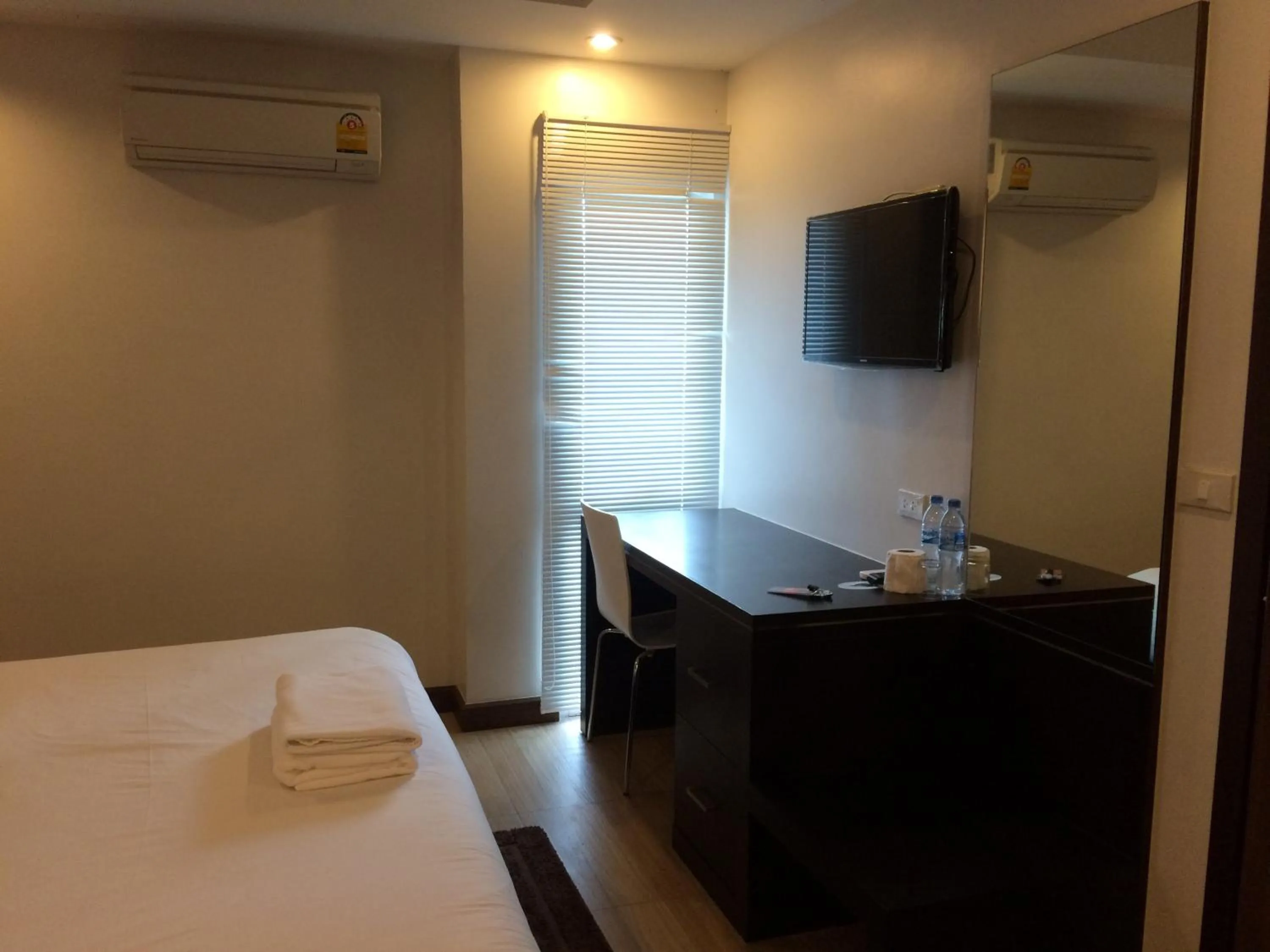 Communal lounge/ TV room, Bed in Villa Navin Beach Residence