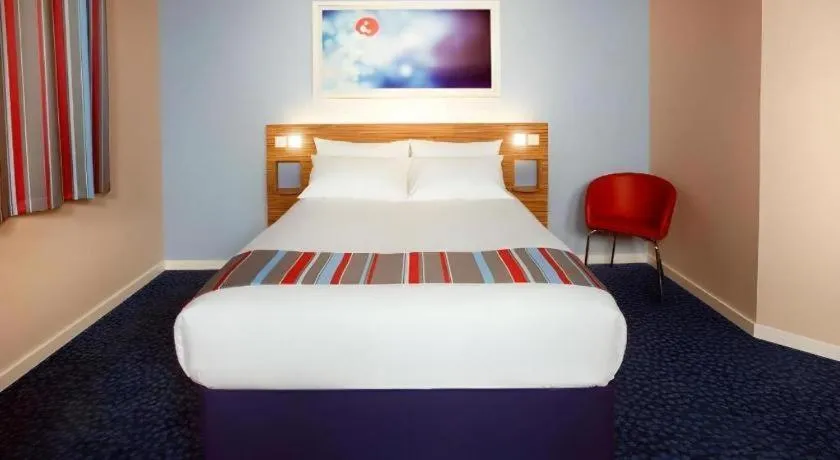 Bed in Travelodge London Greenwich High Road