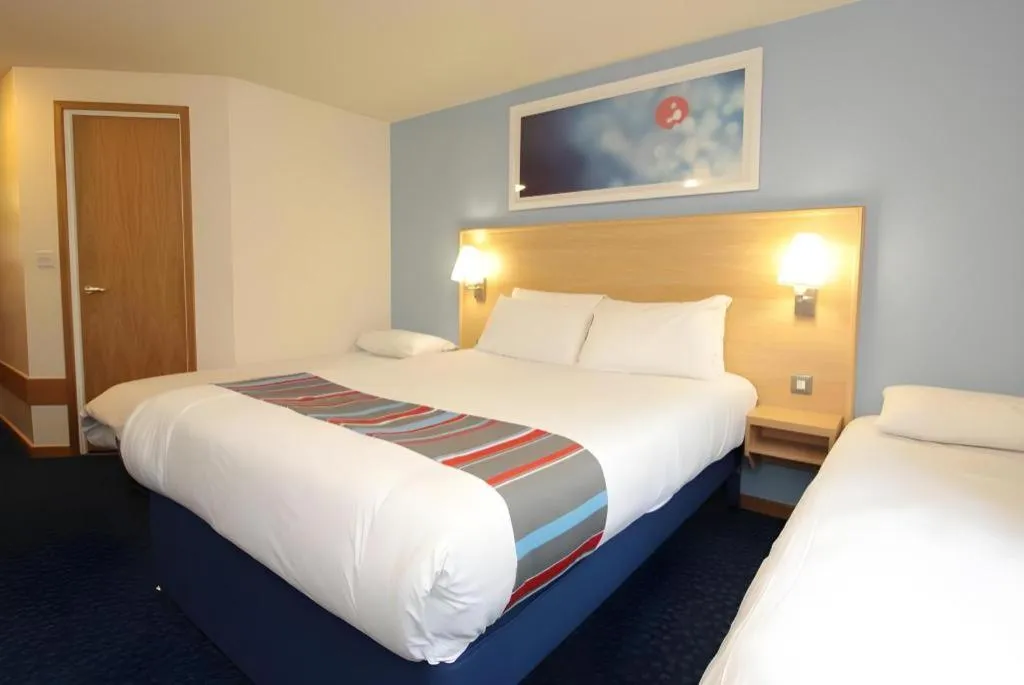 Bed in Travelodge Aberdeen Central