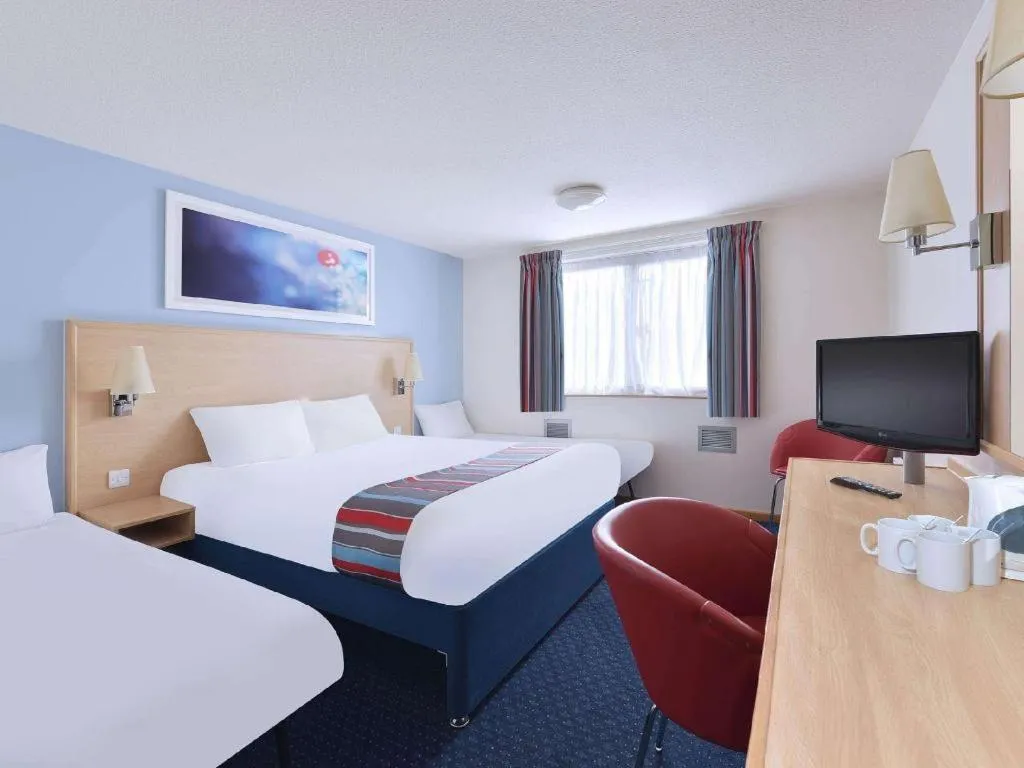 Bed in Travelodge Aberdeen Central