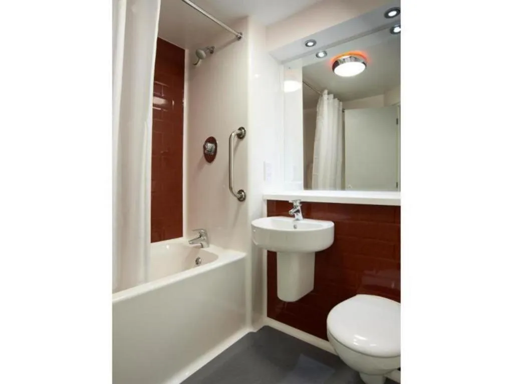 Travelodge Woking Central