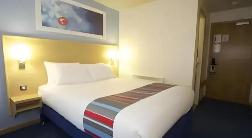 Bed in Travelodge London Chessington Tolworth
