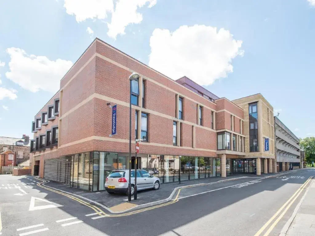 Travelodge Harrogate West Park Travelodge Harrogate West Park