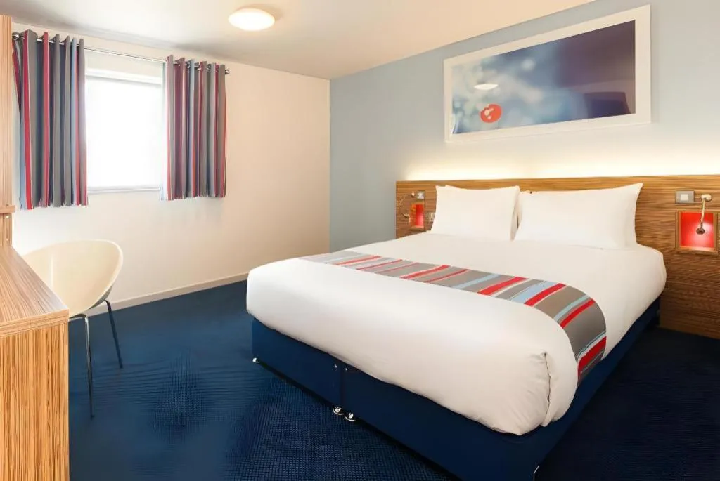 Bed in Travelodge Birmingham Fort Dunlop