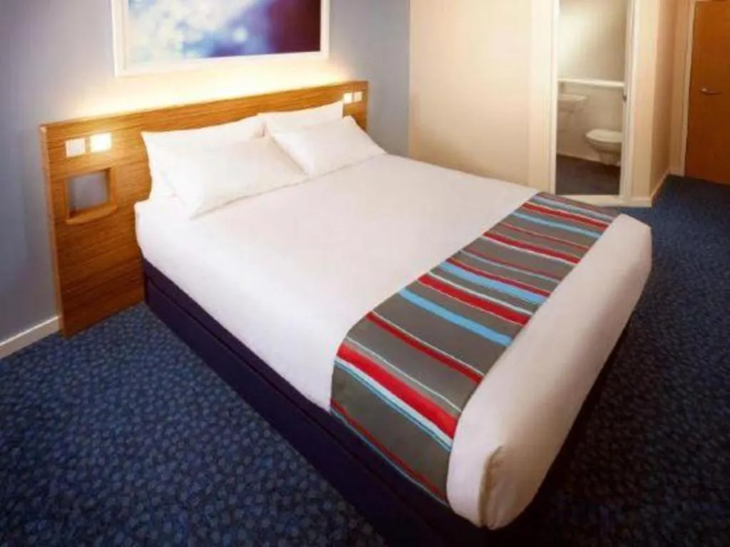Bed in Travelodge Birmingham Yardley
