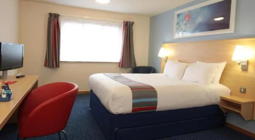 Bed in Travelodge Aberdeen Bucksburn