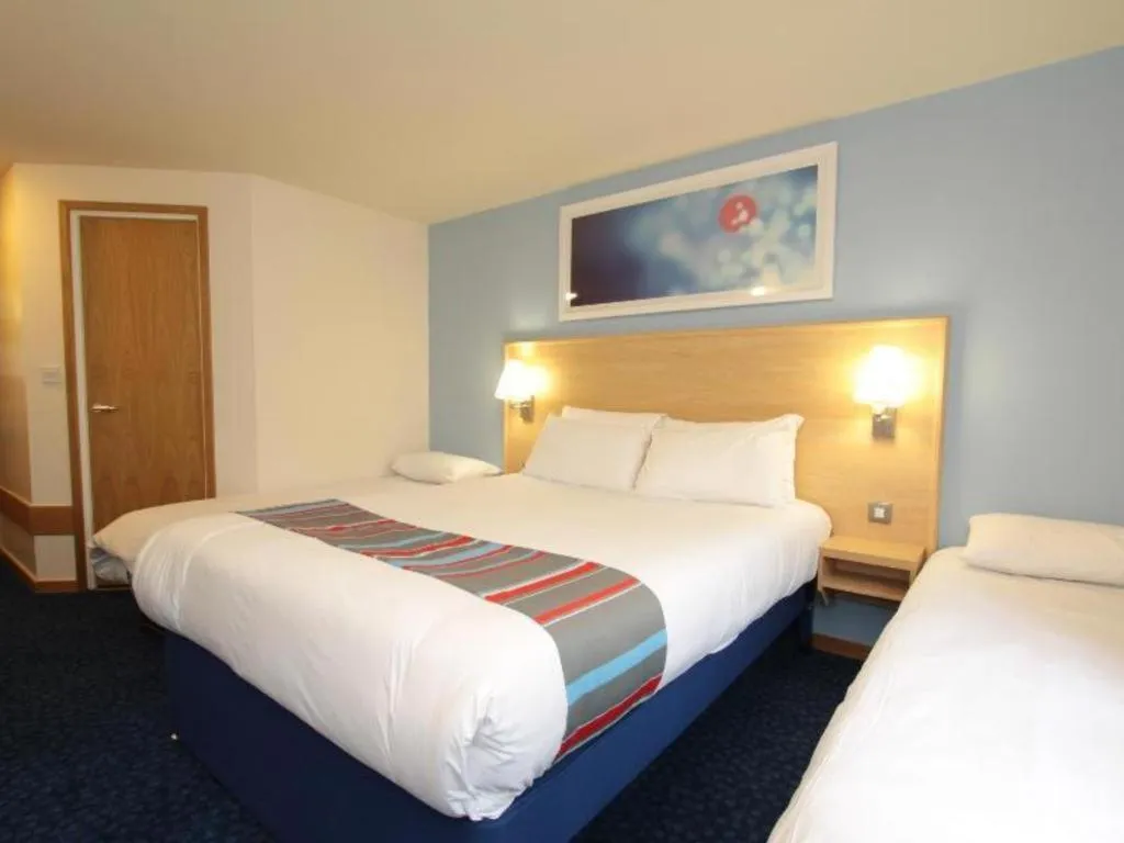Bed in Travelodge Cardiff M4