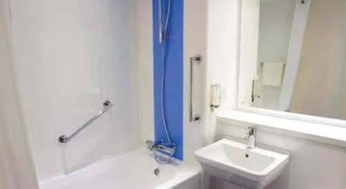 Travelodge Wirral Eastham