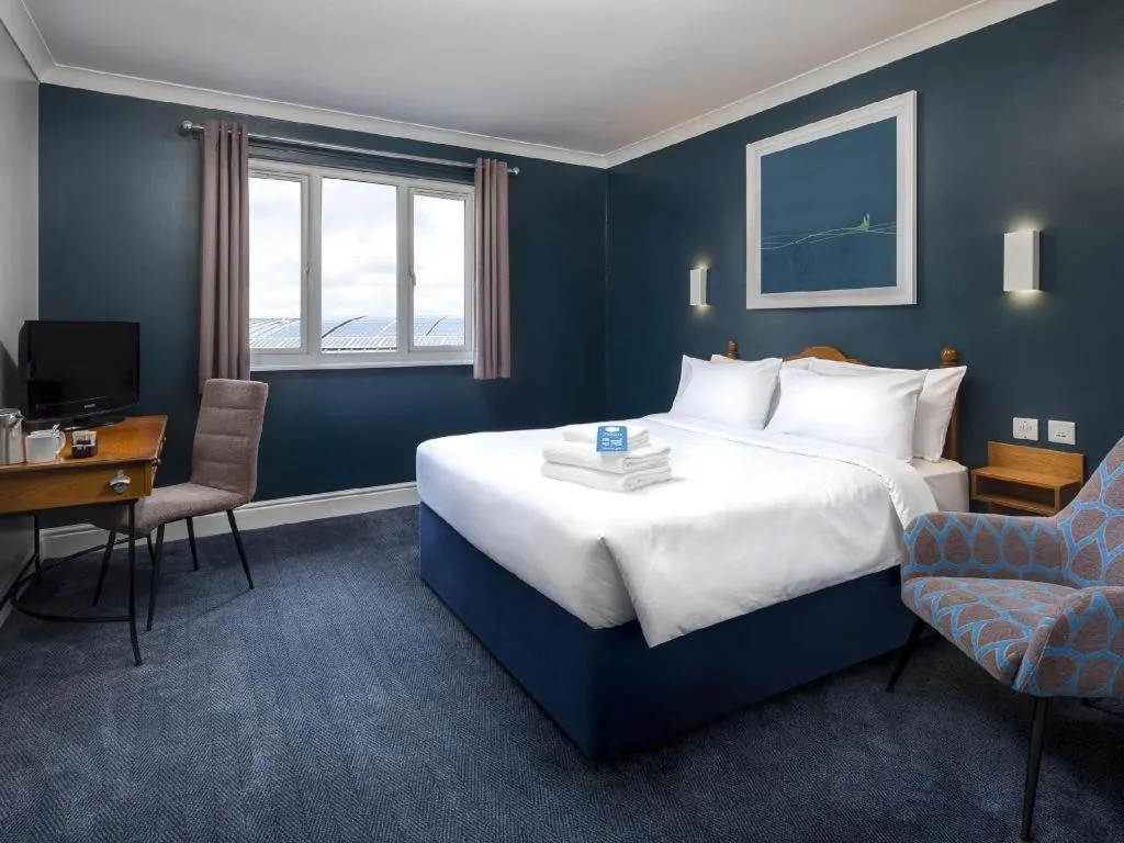 Bed in Travelodge Milton Keynes Shenley Church