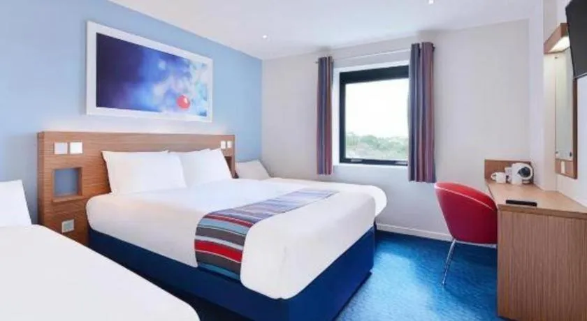Bed in Travelodge Kinross M90
