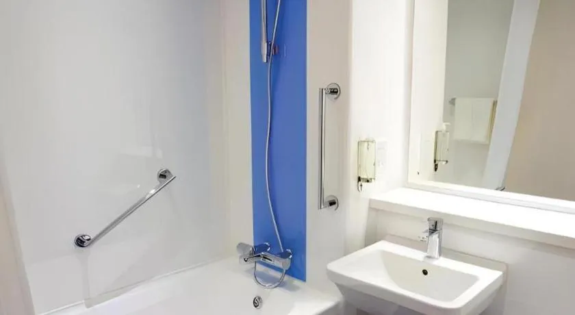 Travelodge Kinross M90